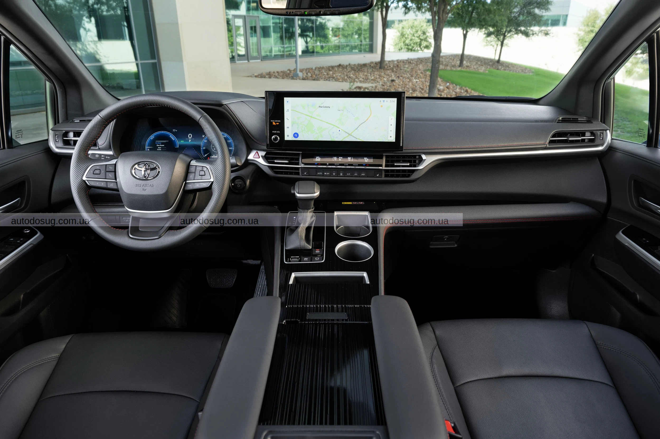 Гібридний мінівен Toyota стане вишуканішим та дорожчим у 2026 році