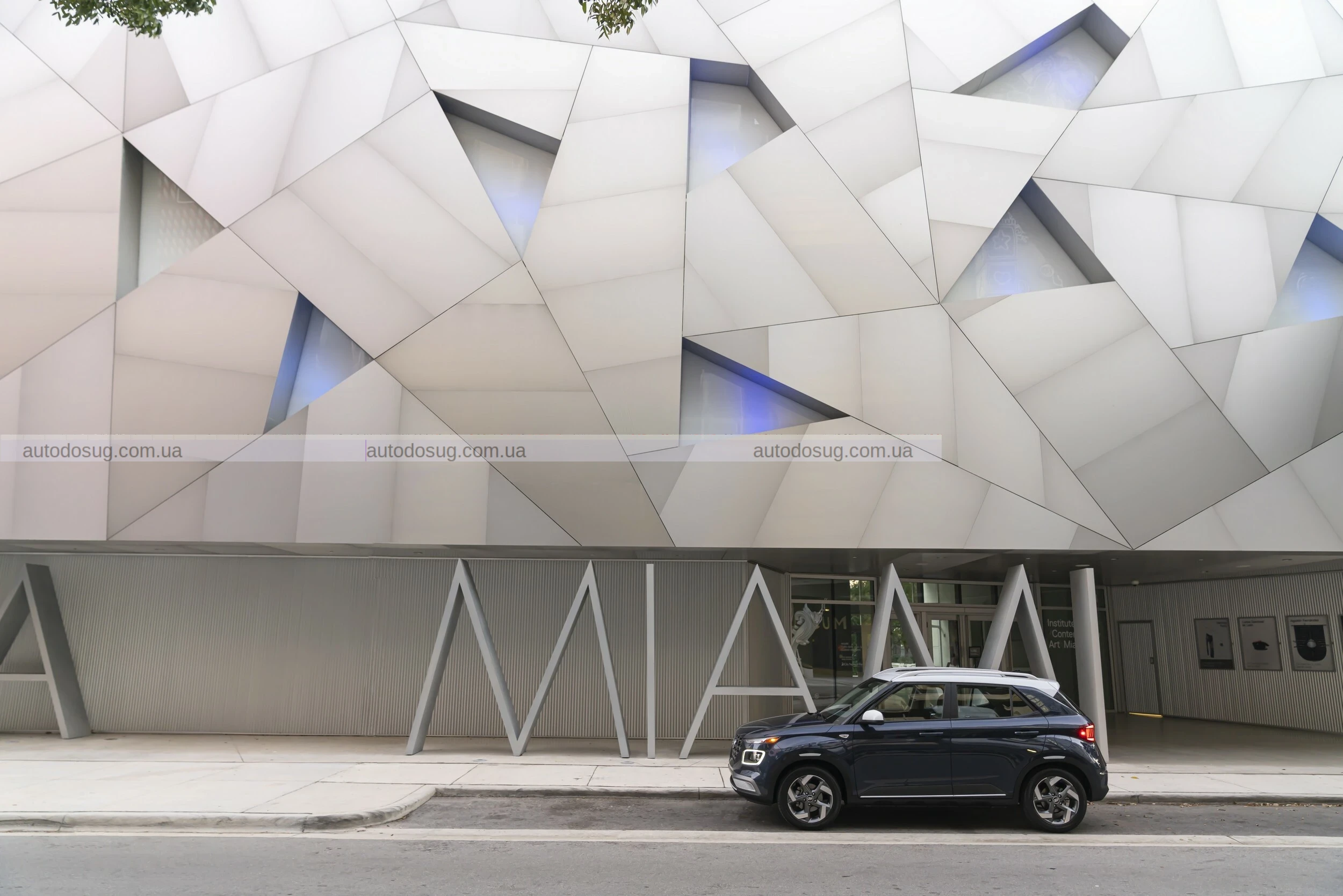 Hyundai Venue 2026 стає дешевше, але без LED-фар та навігації