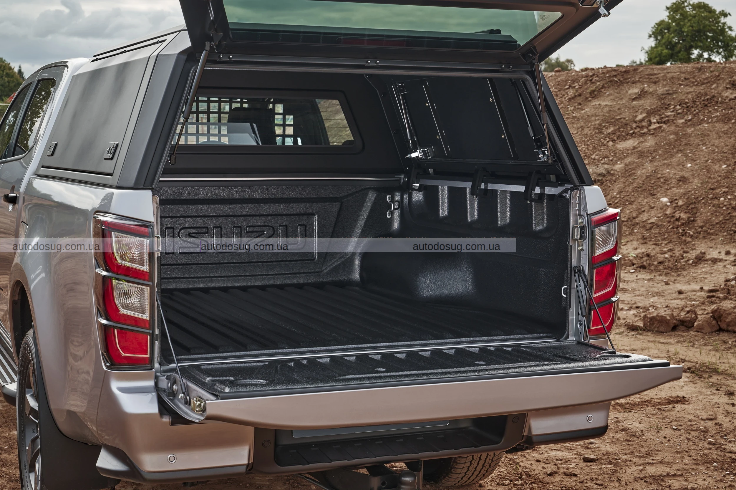 Isuzu D-Max Commercial пропонує розкіш для водія та робочу силу для бізнесу