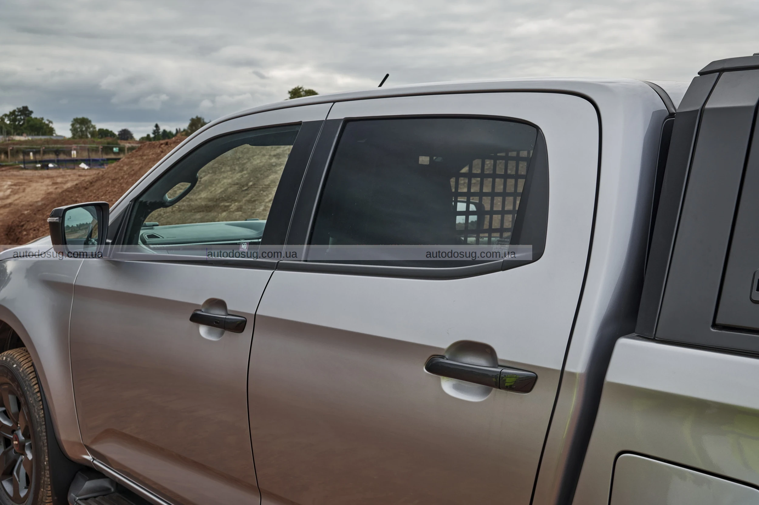 Isuzu D-Max Commercial пропонує розкіш для водія та робочу силу для бізнесу