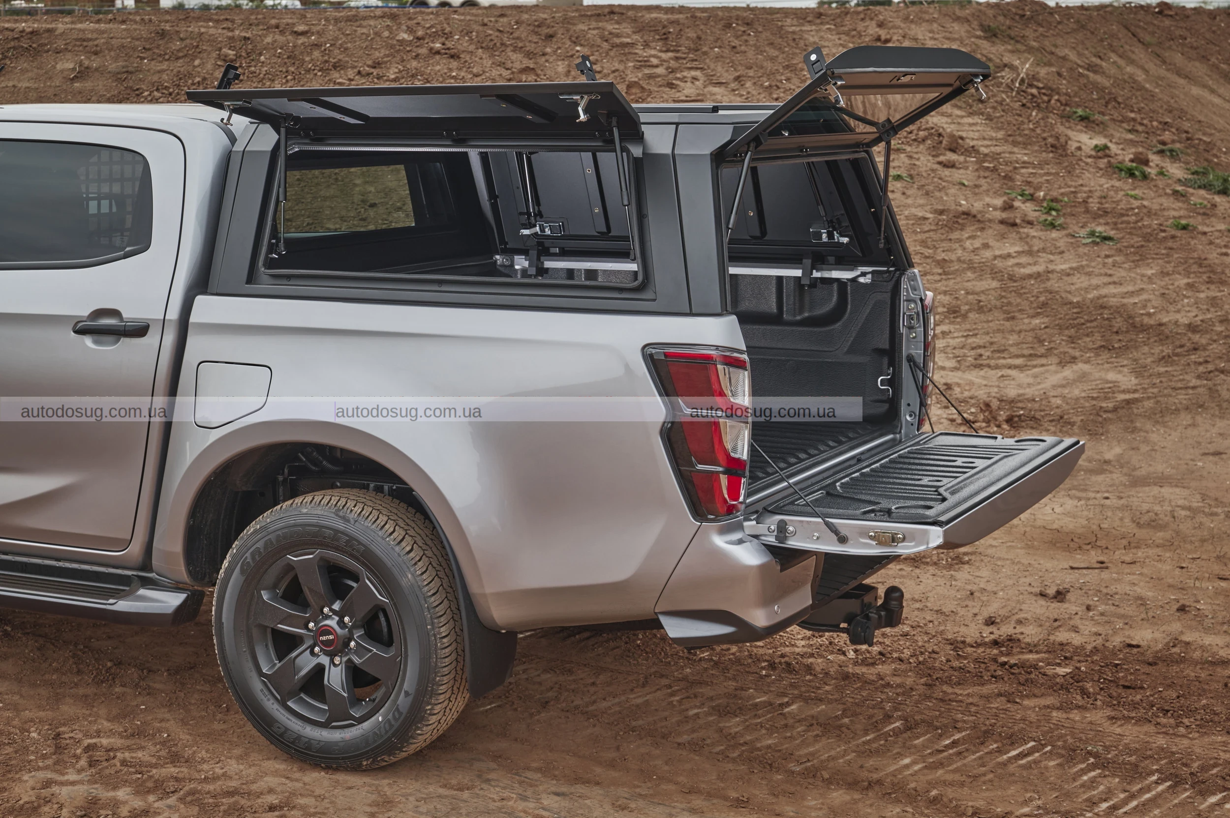 Isuzu D-Max Commercial пропонує розкіш для водія та робочу силу для бізнесу