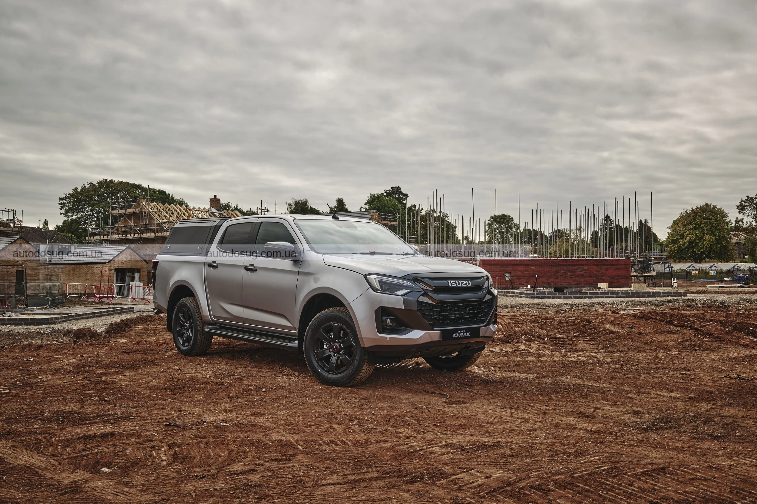 Isuzu D-Max Commercial пропонує розкіш для водія та робочу силу для бізнесу