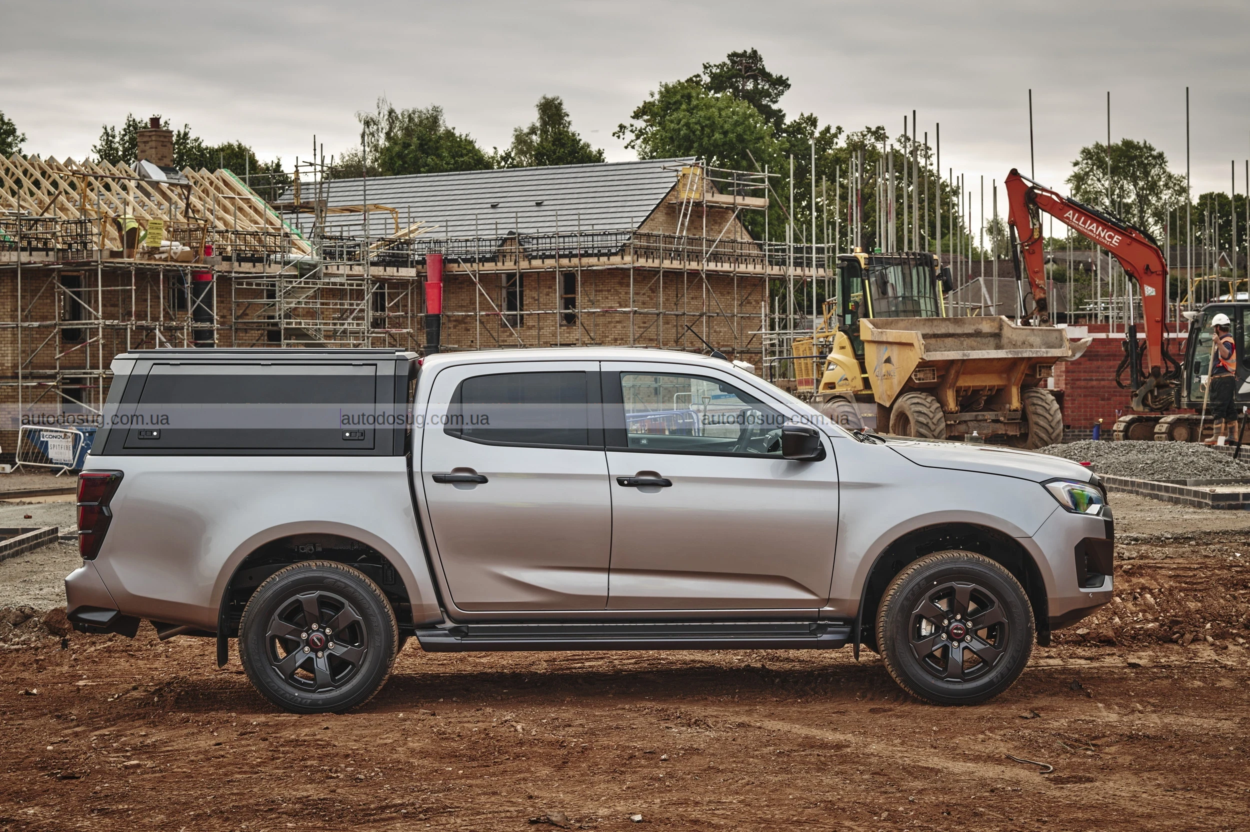 Isuzu D-Max Commercial пропонує розкіш для водія та робочу силу для бізнесу