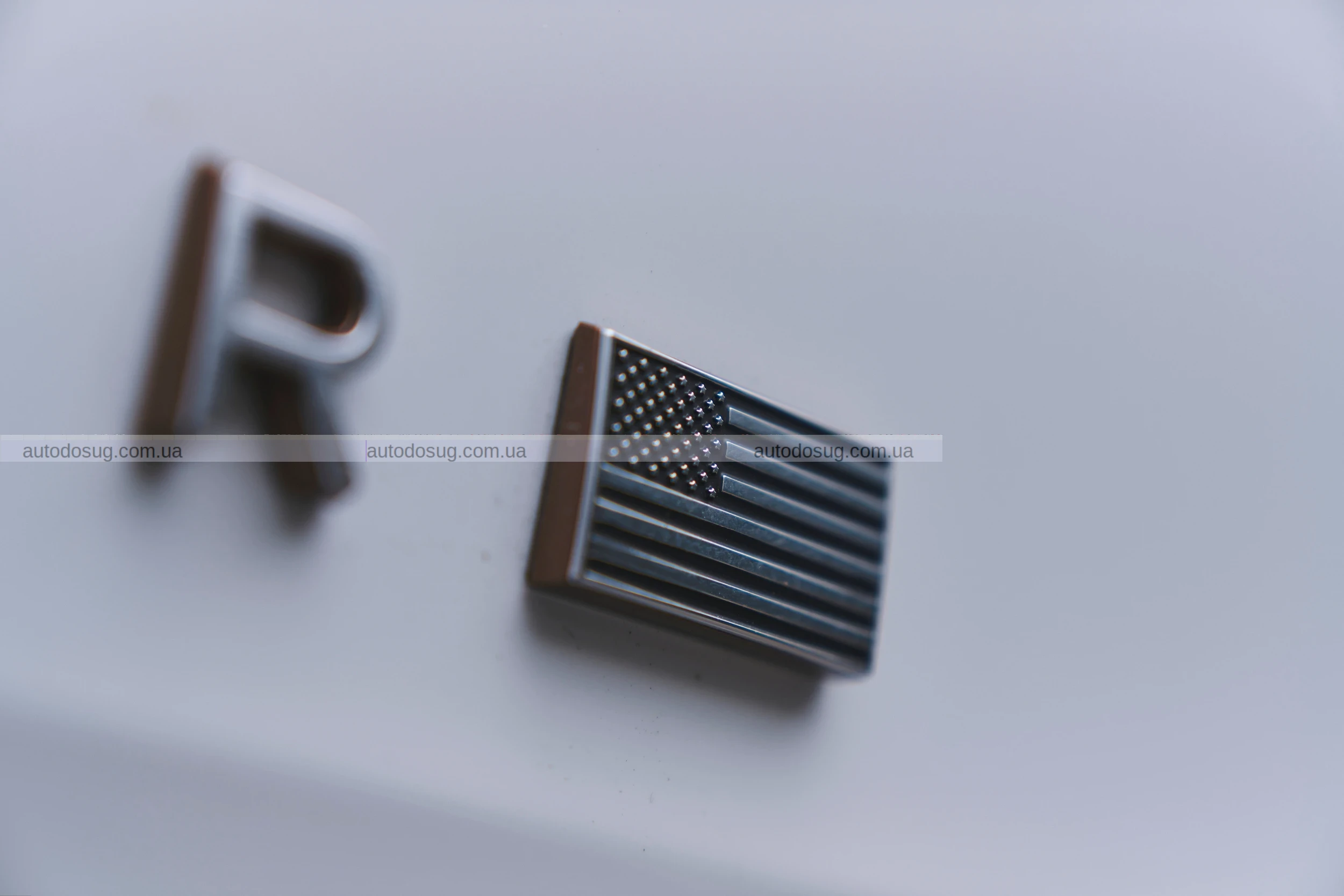 Jeep Grand Wagoneer 2026 демонструє новий дизайн, гібридну силову установку та 647 к.с.