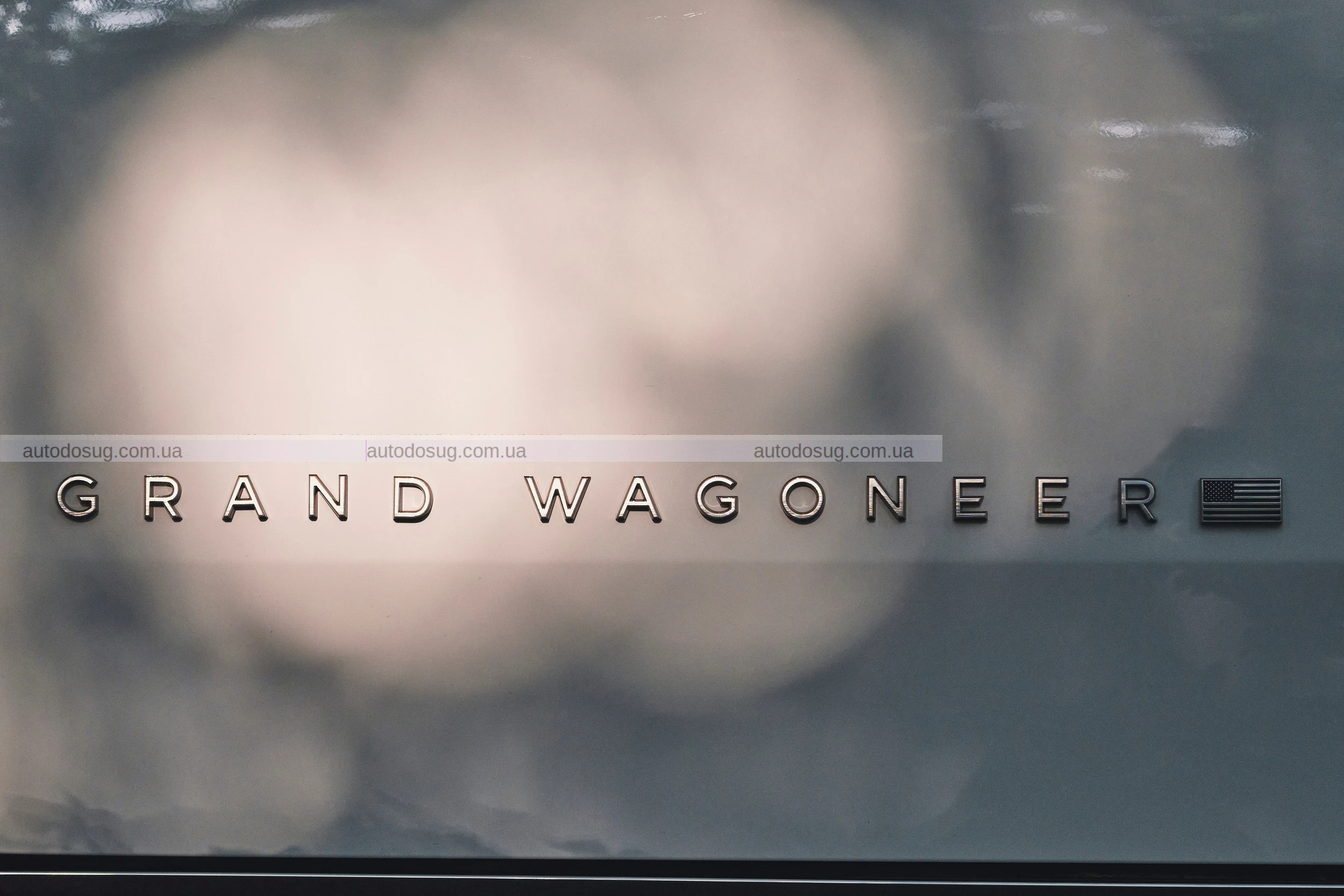 Jeep Grand Wagoneer 2026 демонструє новий дизайн, гібридну силову установку та 647 к.с.