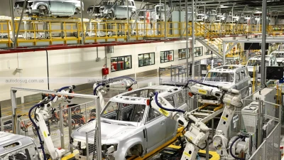 Кібератака на JLR була такої сили, що відновлення виробництва займе тижні
