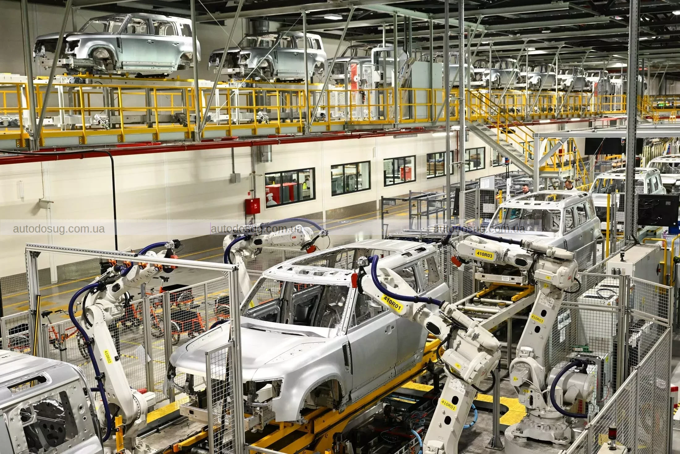 Кібератака на JLR була такої сили, що відновлення виробництва займе тижні