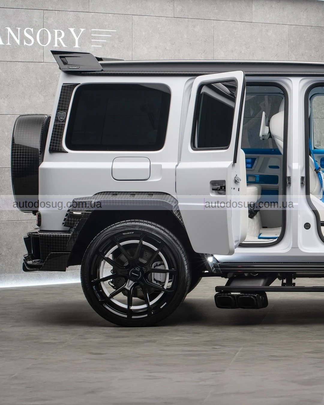 Mansory Grande Entrée - Mercedes G63 з дверима-самогубцями, 820 к.с. та вуглецевим божевіллям