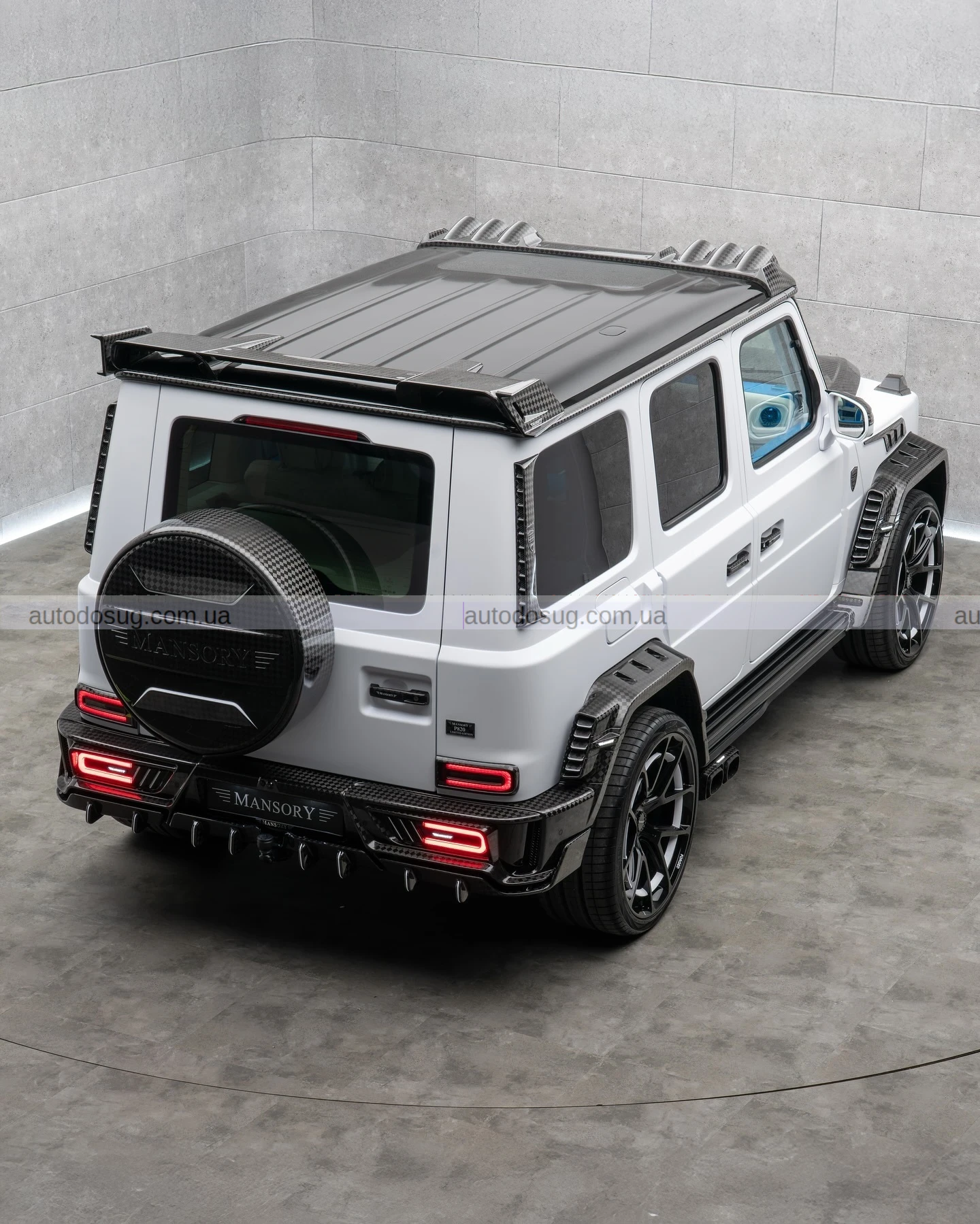 Mansory Grande Entrée - Mercedes G63 з дверима-самогубцями, 820 к.с. та вуглецевим божевіллям