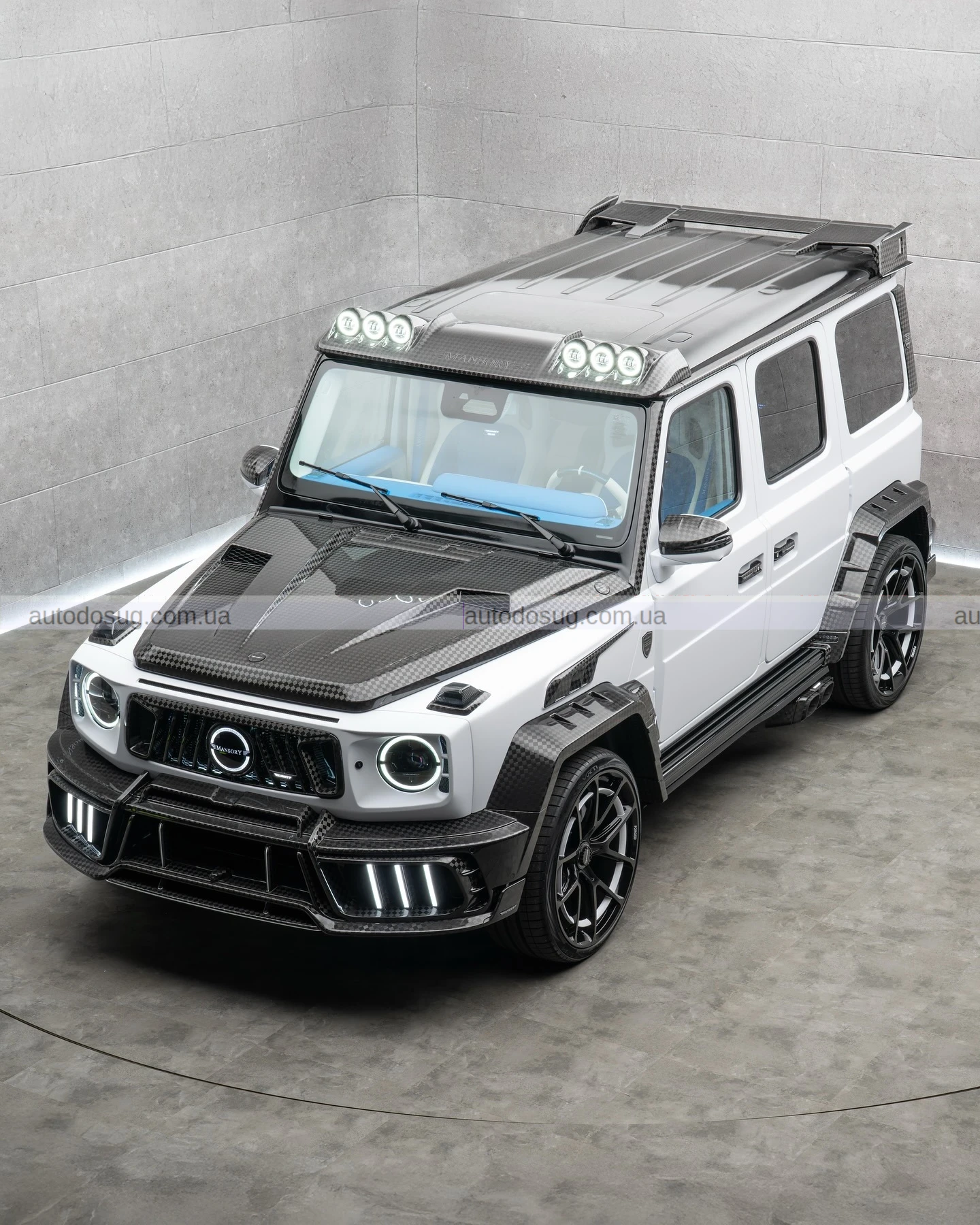 Mansory Grande Entrée - Mercedes G63 з дверима-самогубцями, 820 к.с. та вуглецевим божевіллям