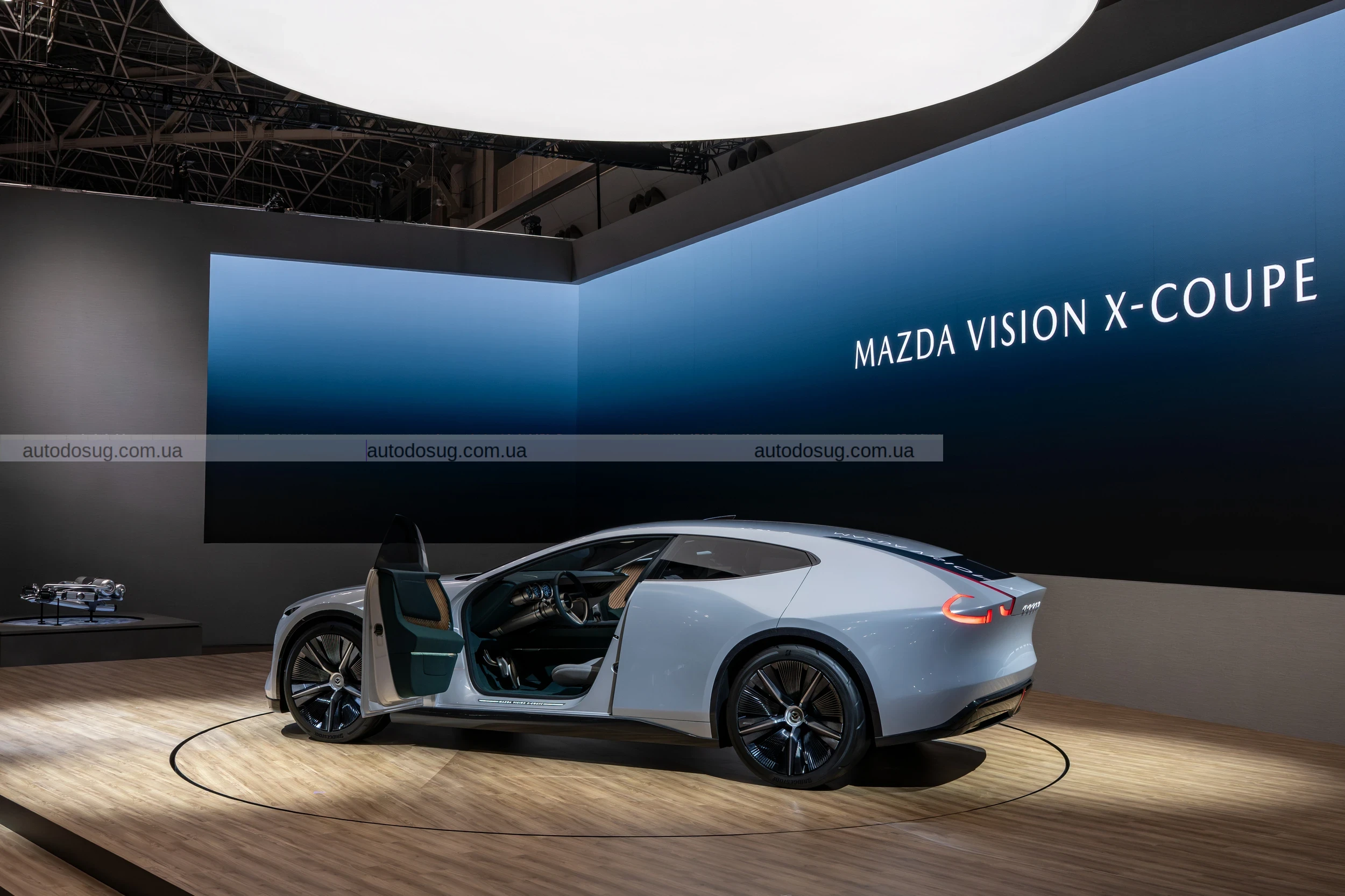 Mazda представляє Vision X‑Coupe з роторним двигуном