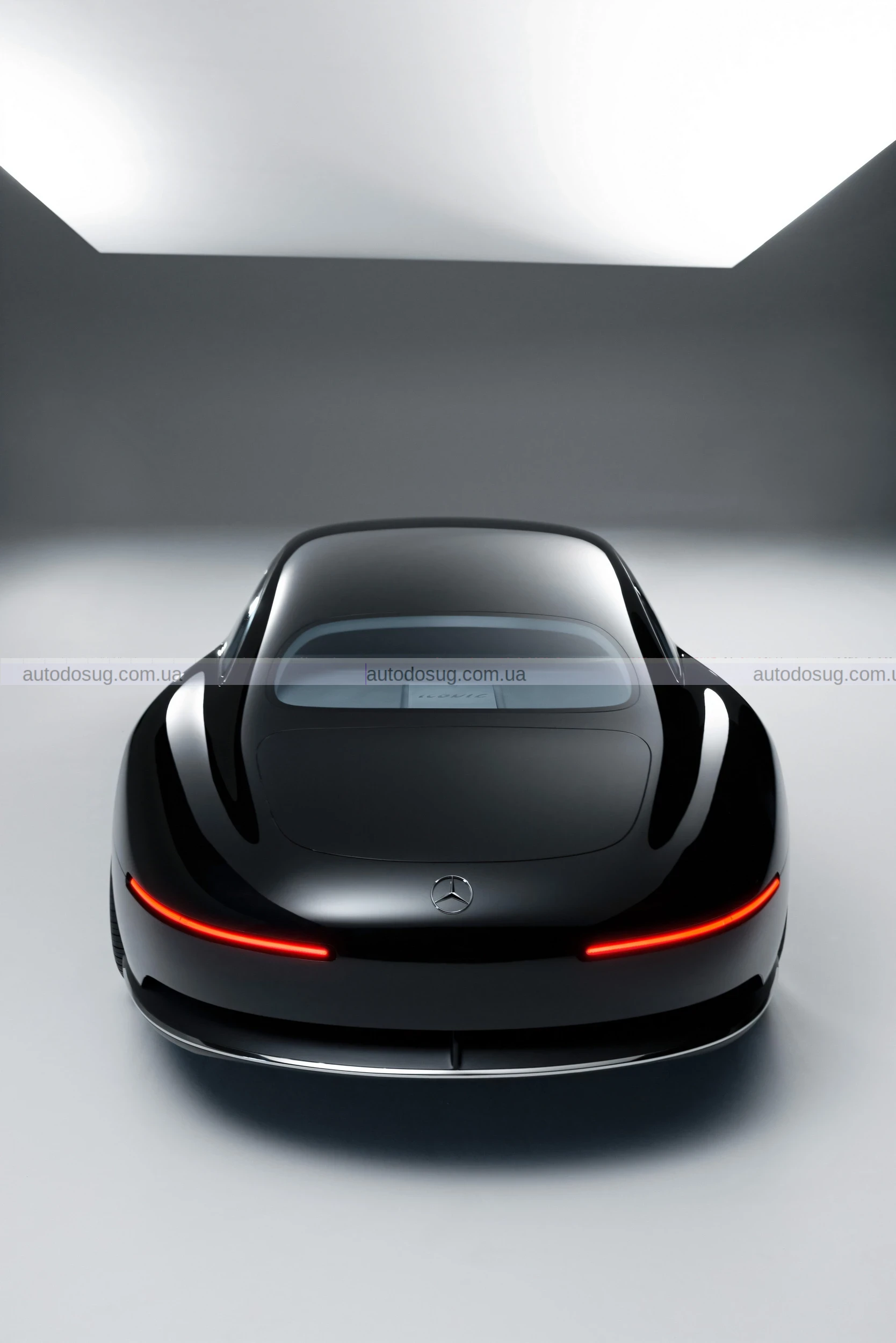 Mercedes Vision Iconic має ретро-дизайн та гігантську решітку