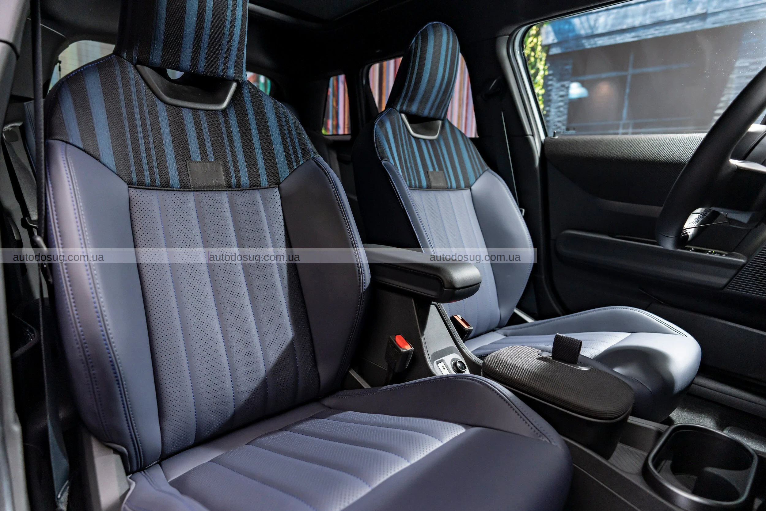 Mini представляє елегантне видання Paul Smith Edition з британським шармом