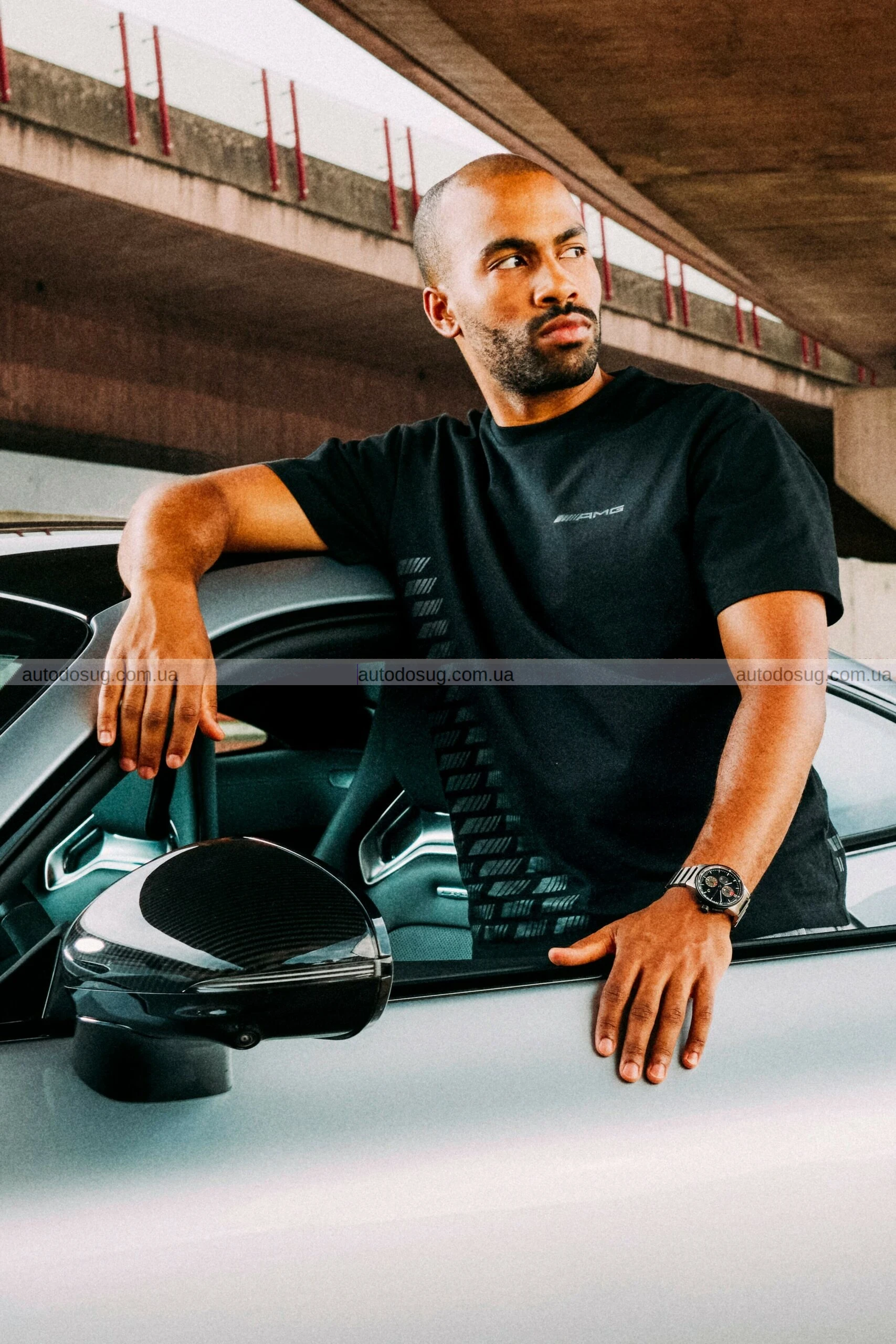 Найновіші моделі Mercedes-AMG сидять на вашому зап'ясті