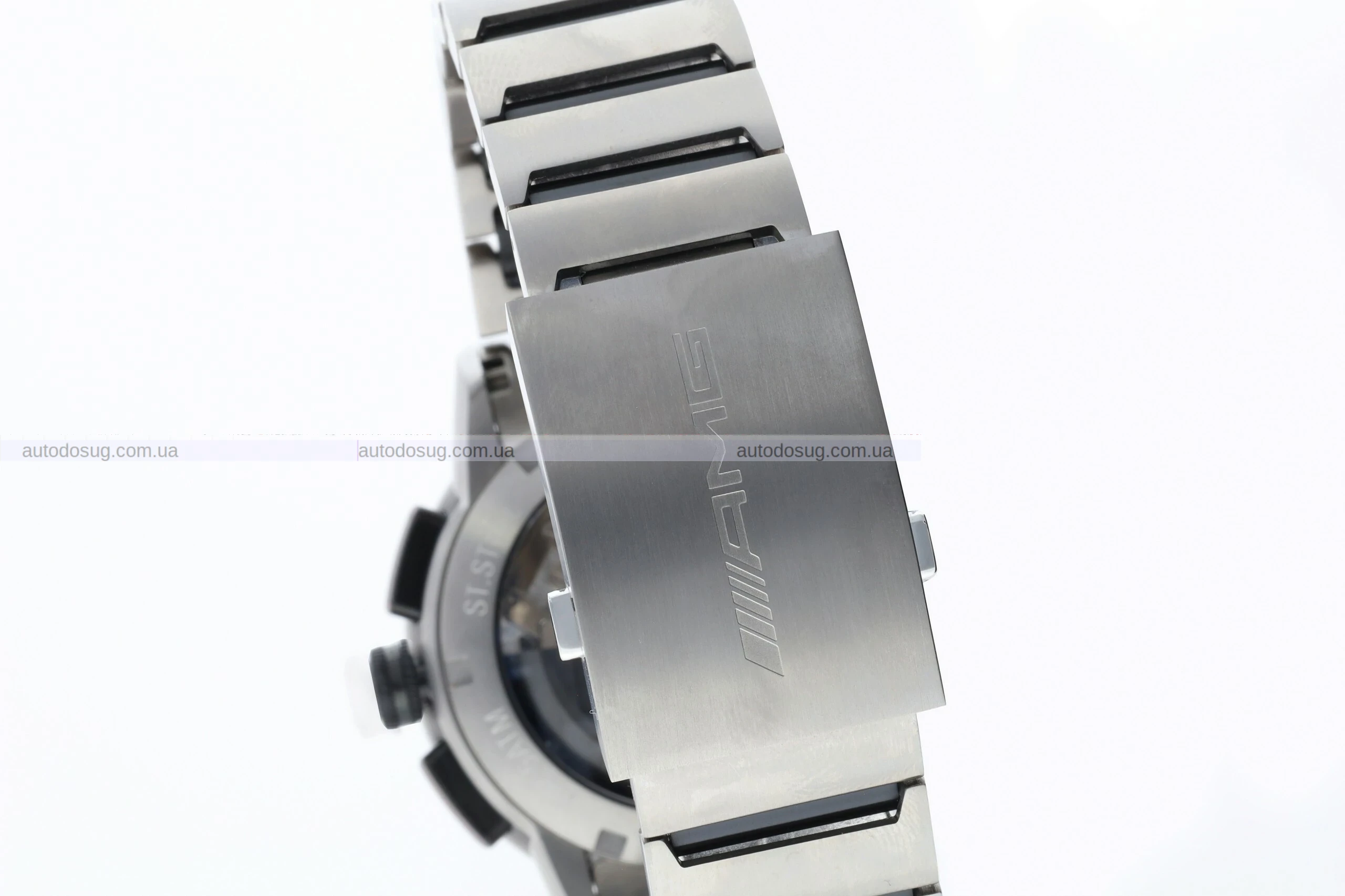 Найновіші моделі Mercedes-AMG сидять на вашому зап'ясті