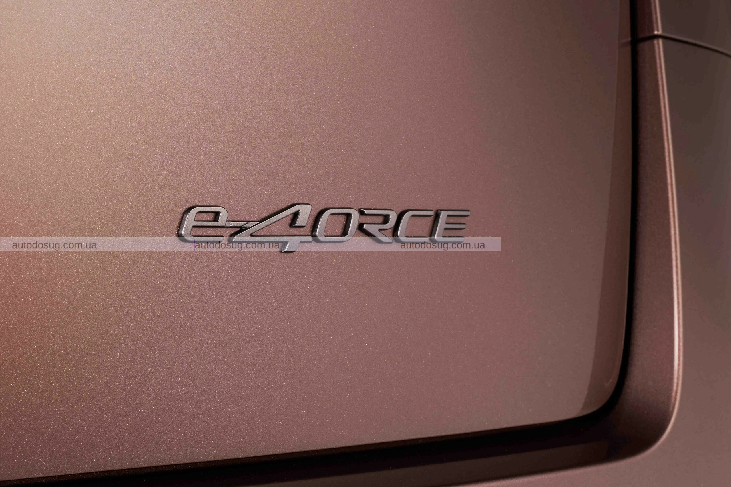 Nissan нарешті представляє новий Elgrand після довгих 15 років