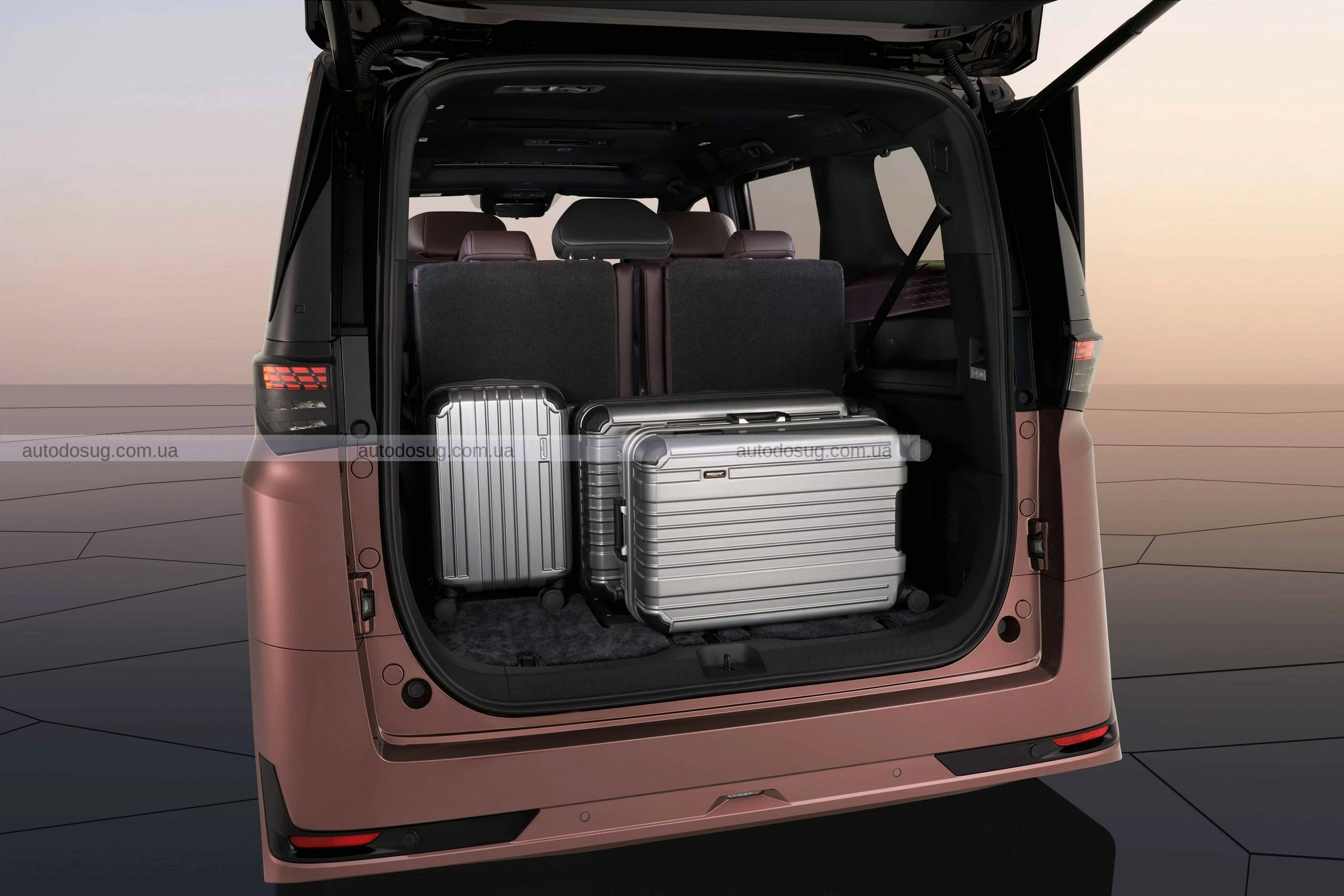 Nissan нарешті представляє новий Elgrand після довгих 15 років