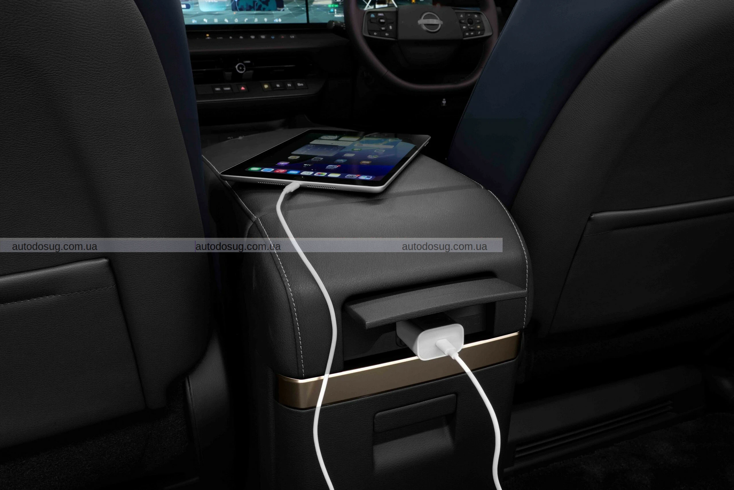 Nissan нарешті представляє новий Elgrand після довгих 15 років