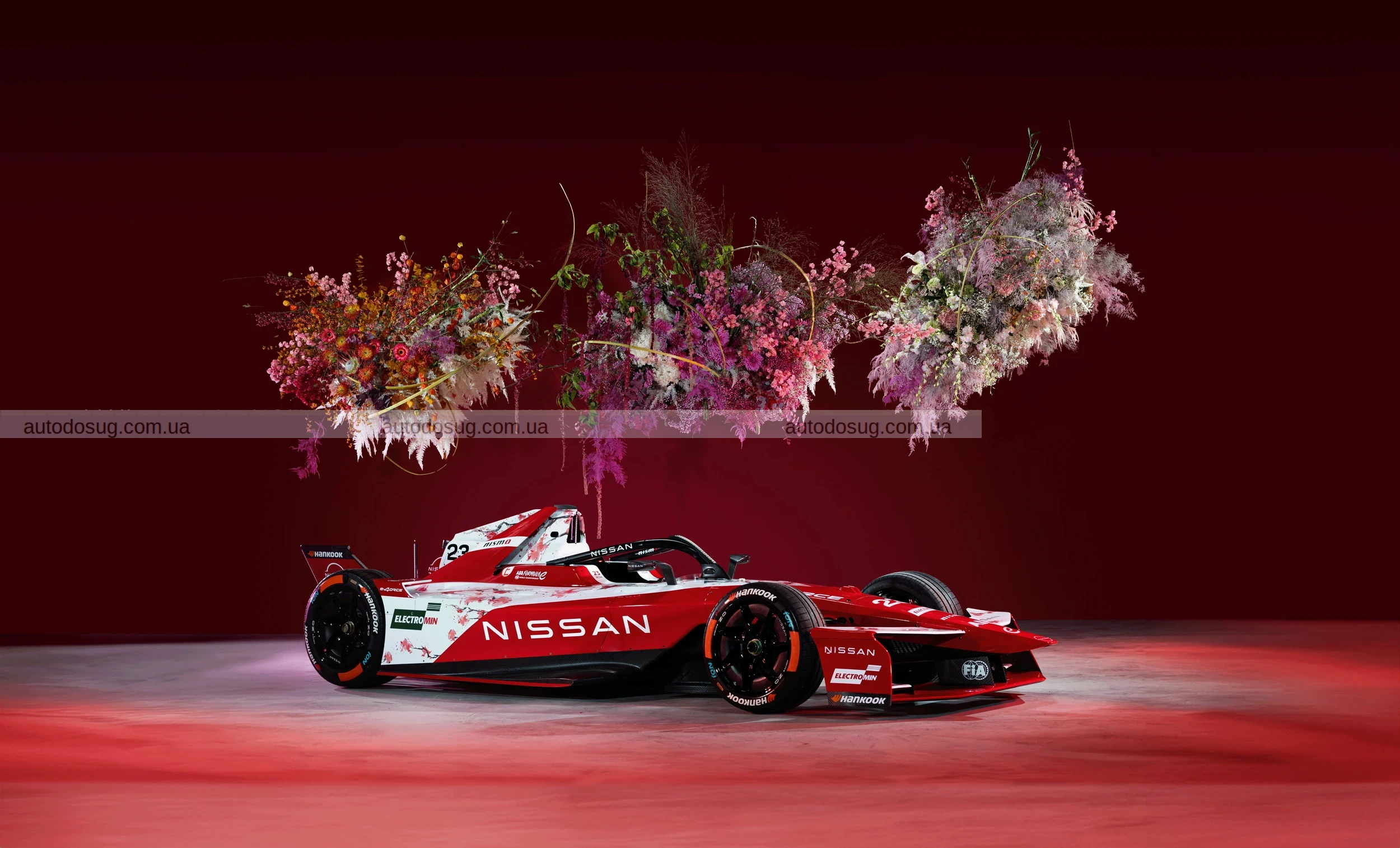 Nissan продемонстрував оновлену Ariya без решітки радіатора