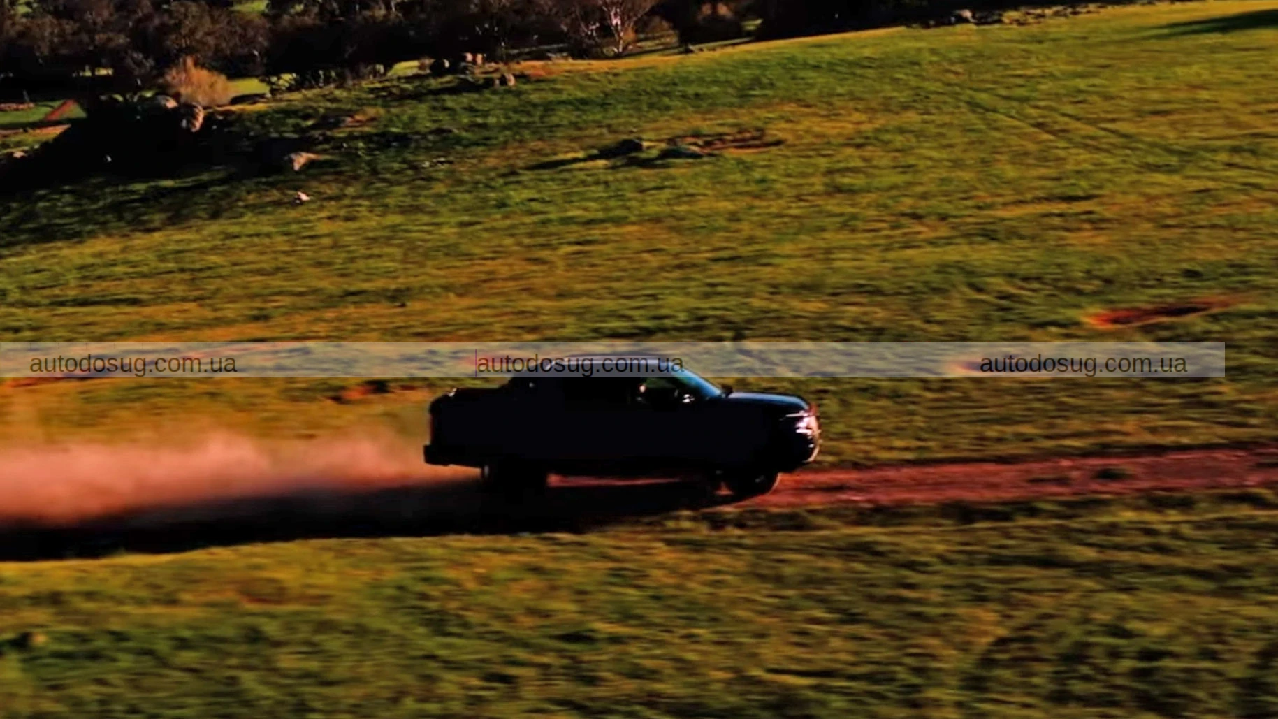 Новий Nissan Navara дебютує на платформі Mitsubishi Triton.