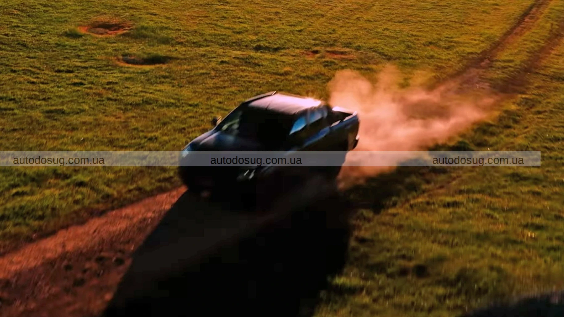 Новий Nissan Navara дебютує на платформі Mitsubishi Triton.