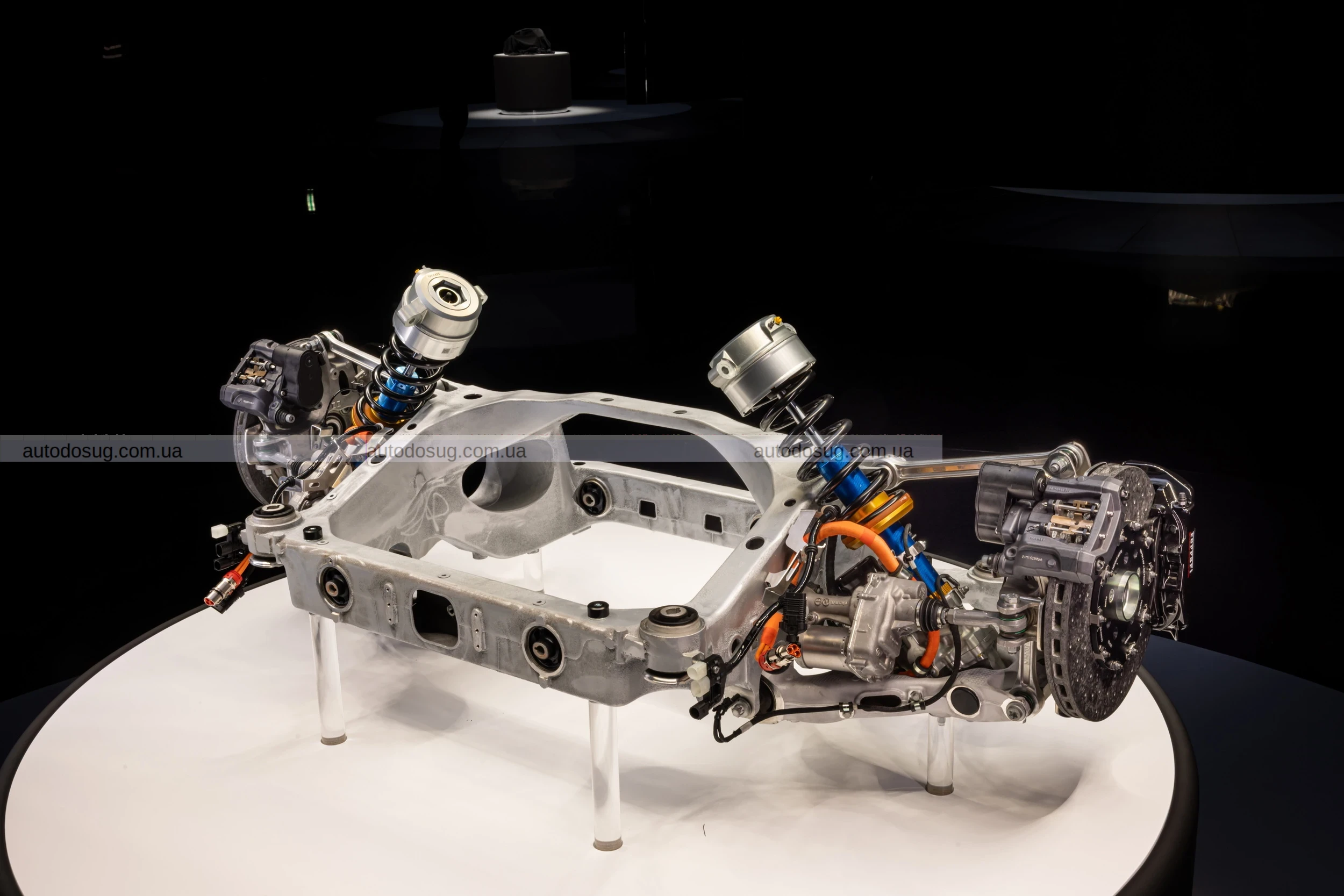 Перший електричний Ferrari Elettrica пропонує 1000 к.с., унікальний звук та революційну динаміку