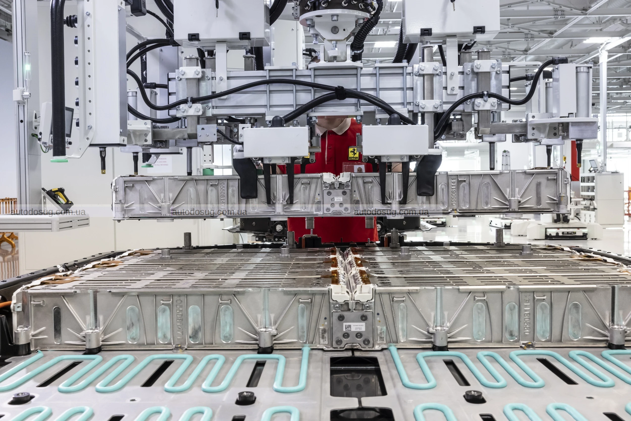 Перший електричний Ferrari Elettrica пропонує 1000 к.с., унікальний звук та революційну динаміку