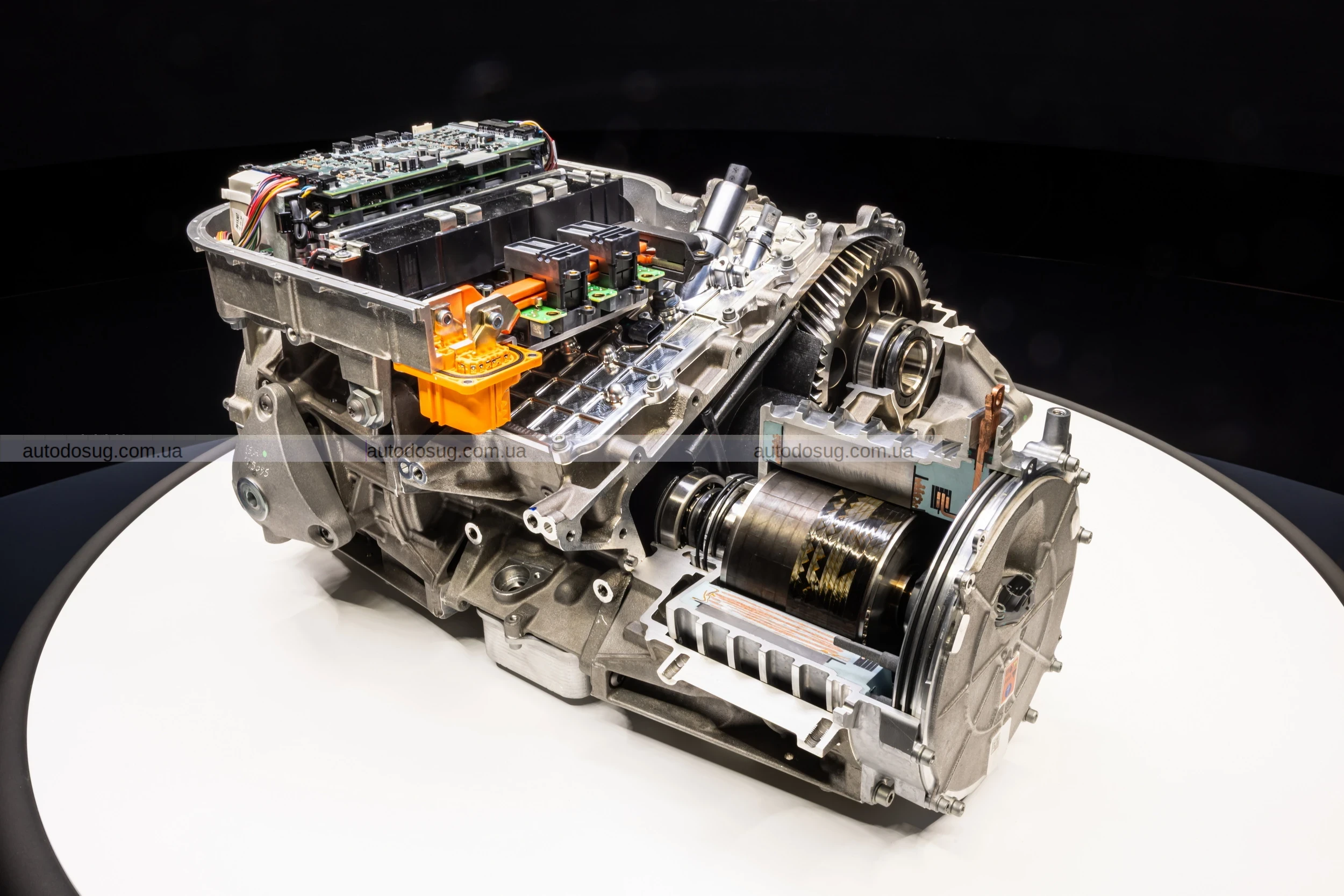 Перший електричний Ferrari Elettrica пропонує 1000 к.с., унікальний звук та революційну динаміку