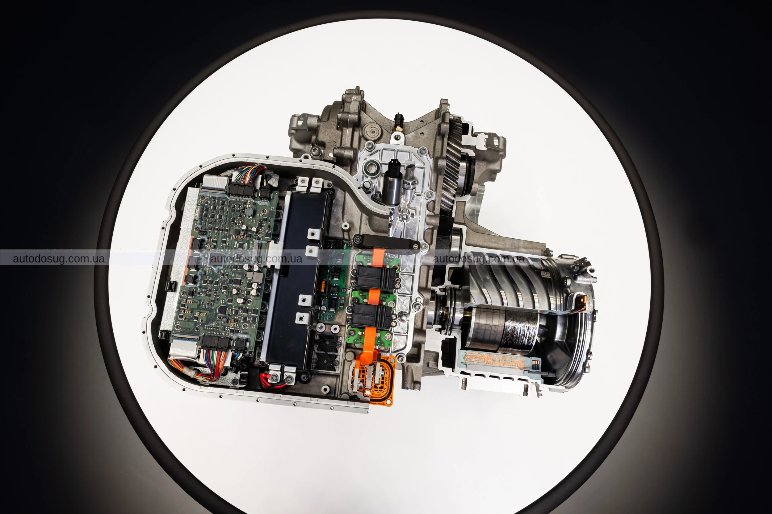 Перший електричний Ferrari Elettrica пропонує 1000 к.с., унікальний звук та революційну динаміку