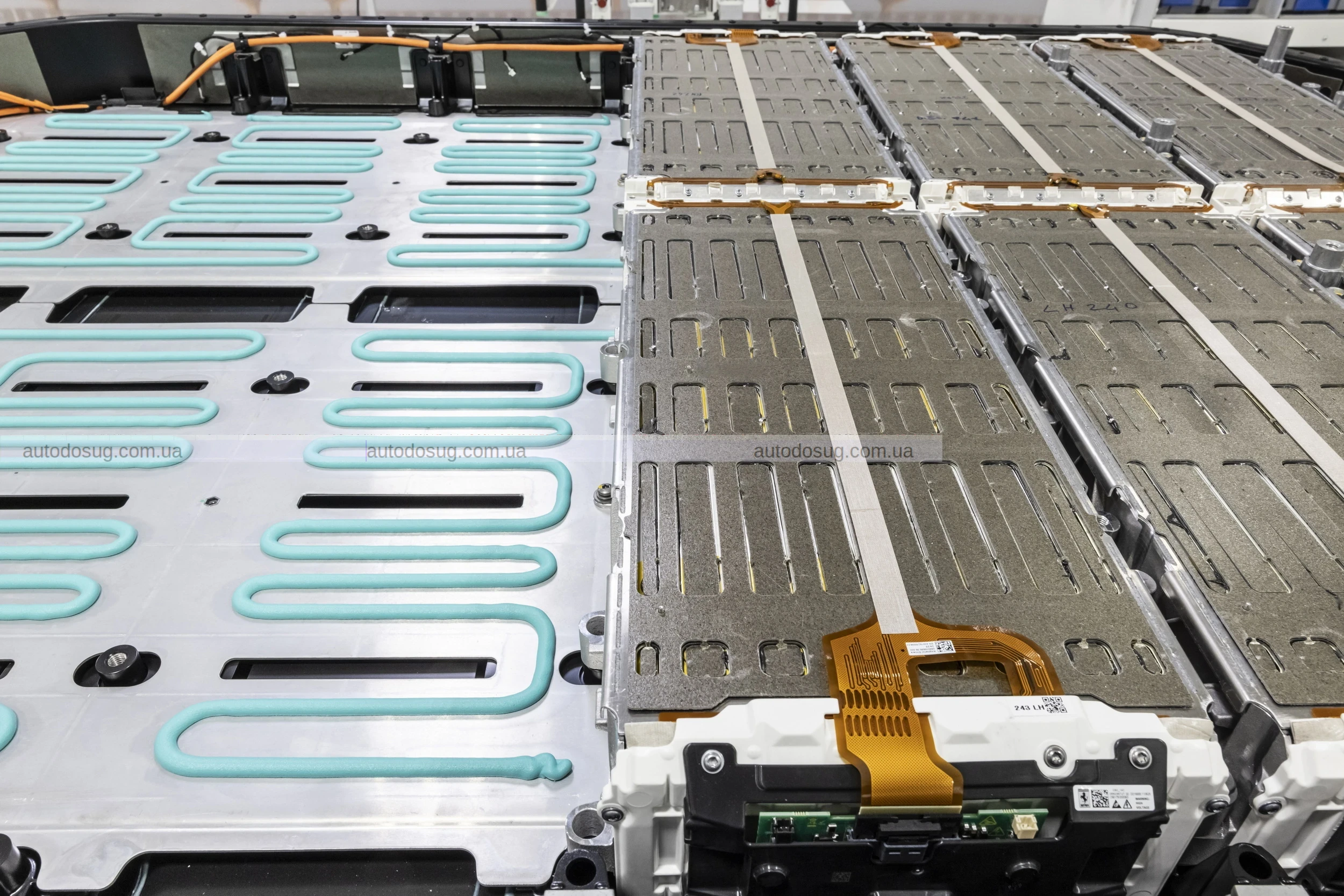 Перший електричний Ferrari Elettrica пропонує 1000 к.с., унікальний звук та революційну динаміку