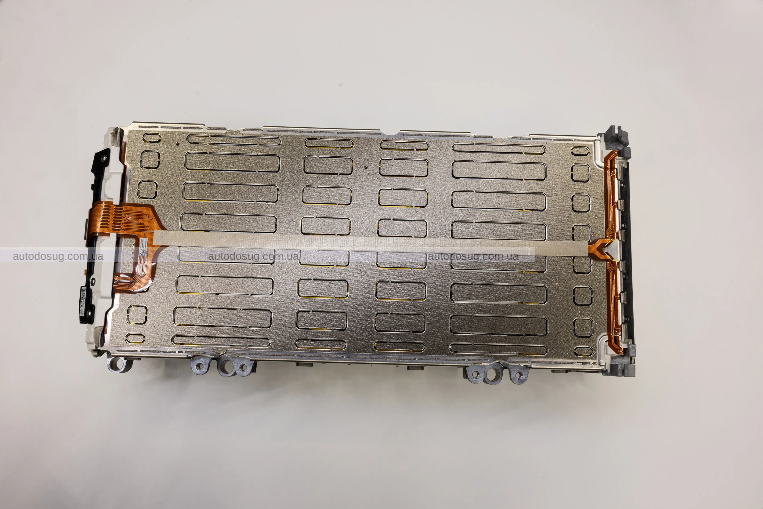 Перший електричний Ferrari Elettrica пропонує 1000 к.с., унікальний звук та революційну динаміку