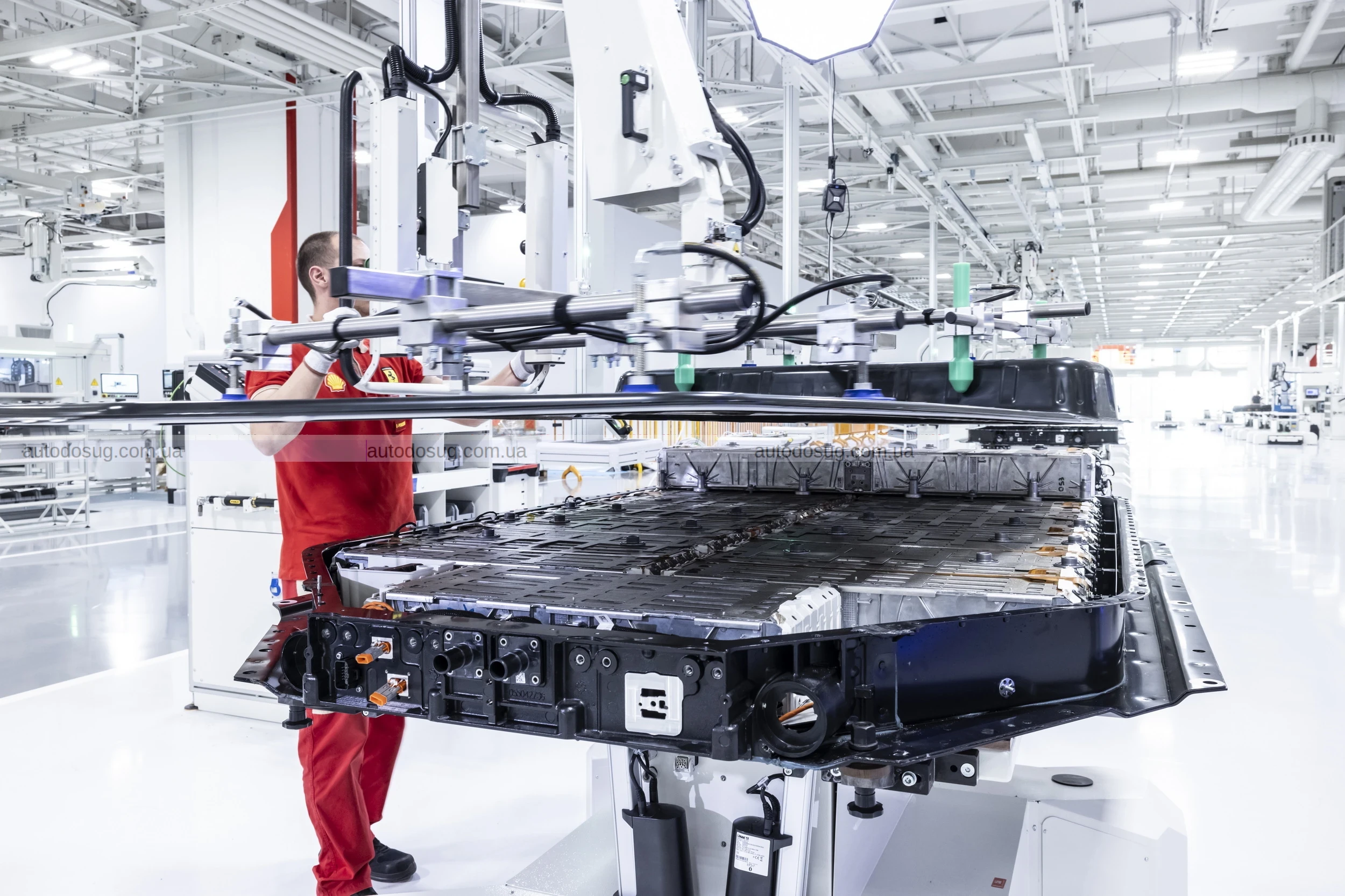 Перший електричний Ferrari Elettrica пропонує 1000 к.с., унікальний звук та революційну динаміку