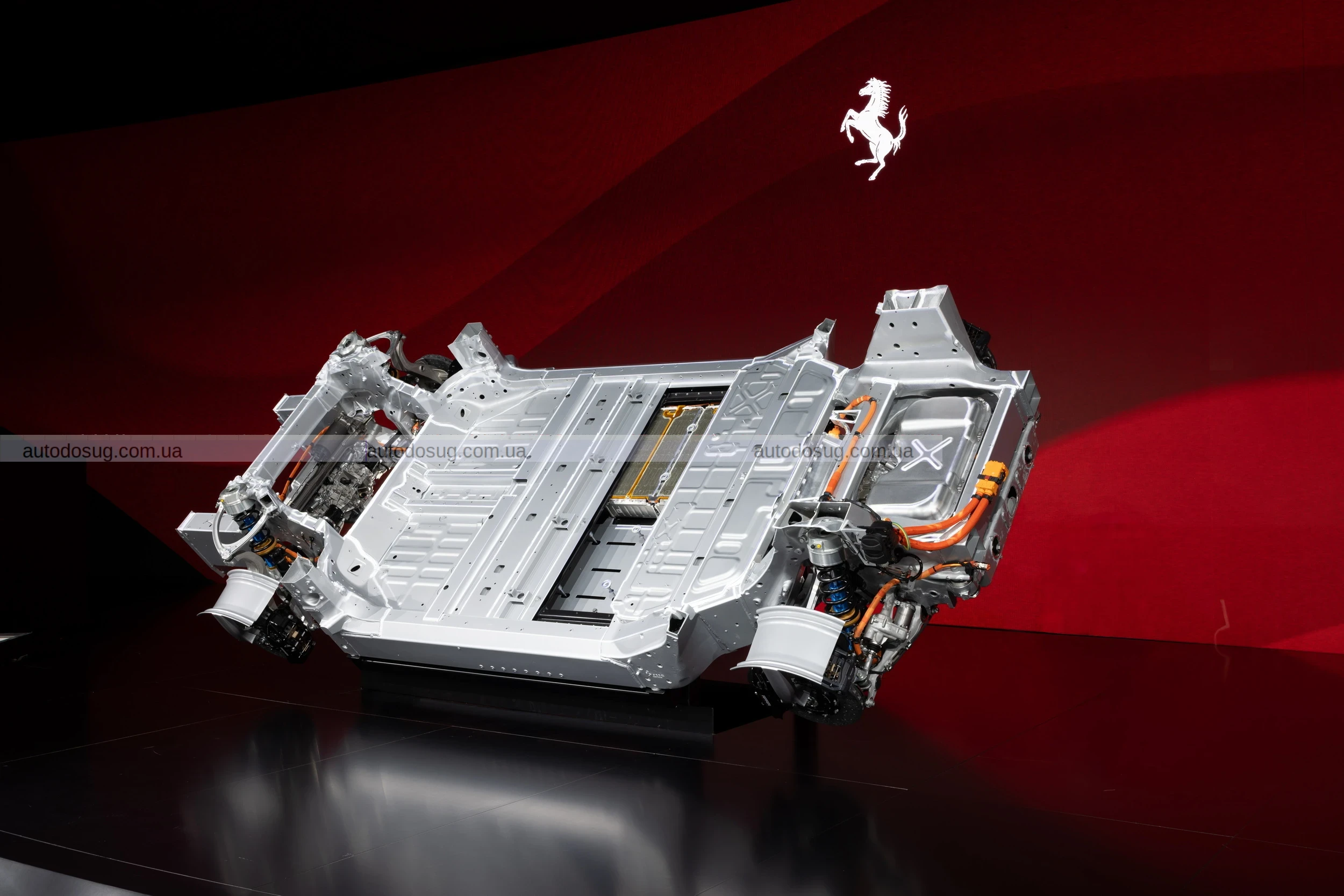 Перший електричний Ferrari Elettrica пропонує 1000 к.с., унікальний звук та революційну динаміку