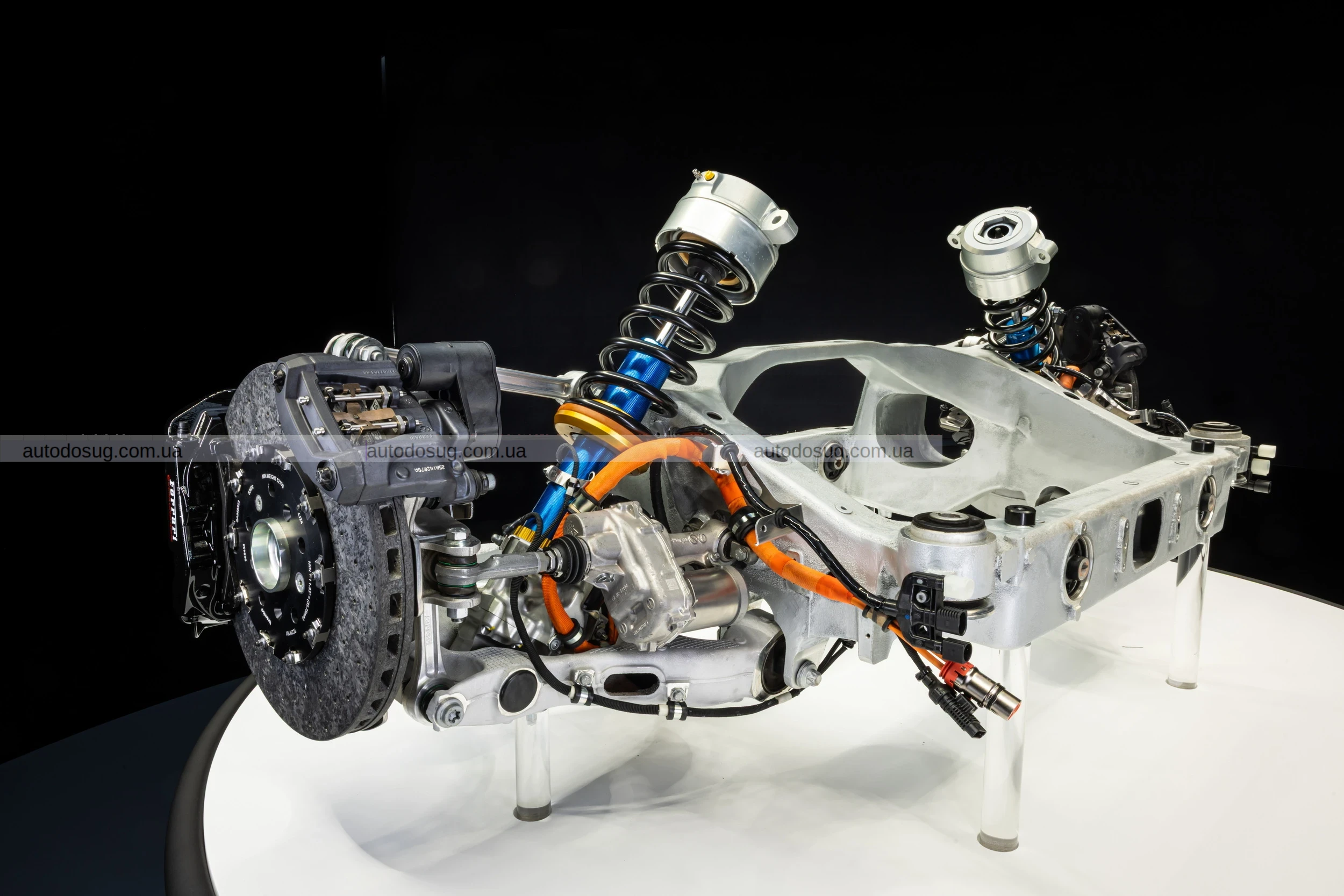 Перший електричний Ferrari Elettrica пропонує 1000 к.с., унікальний звук та революційну динаміку