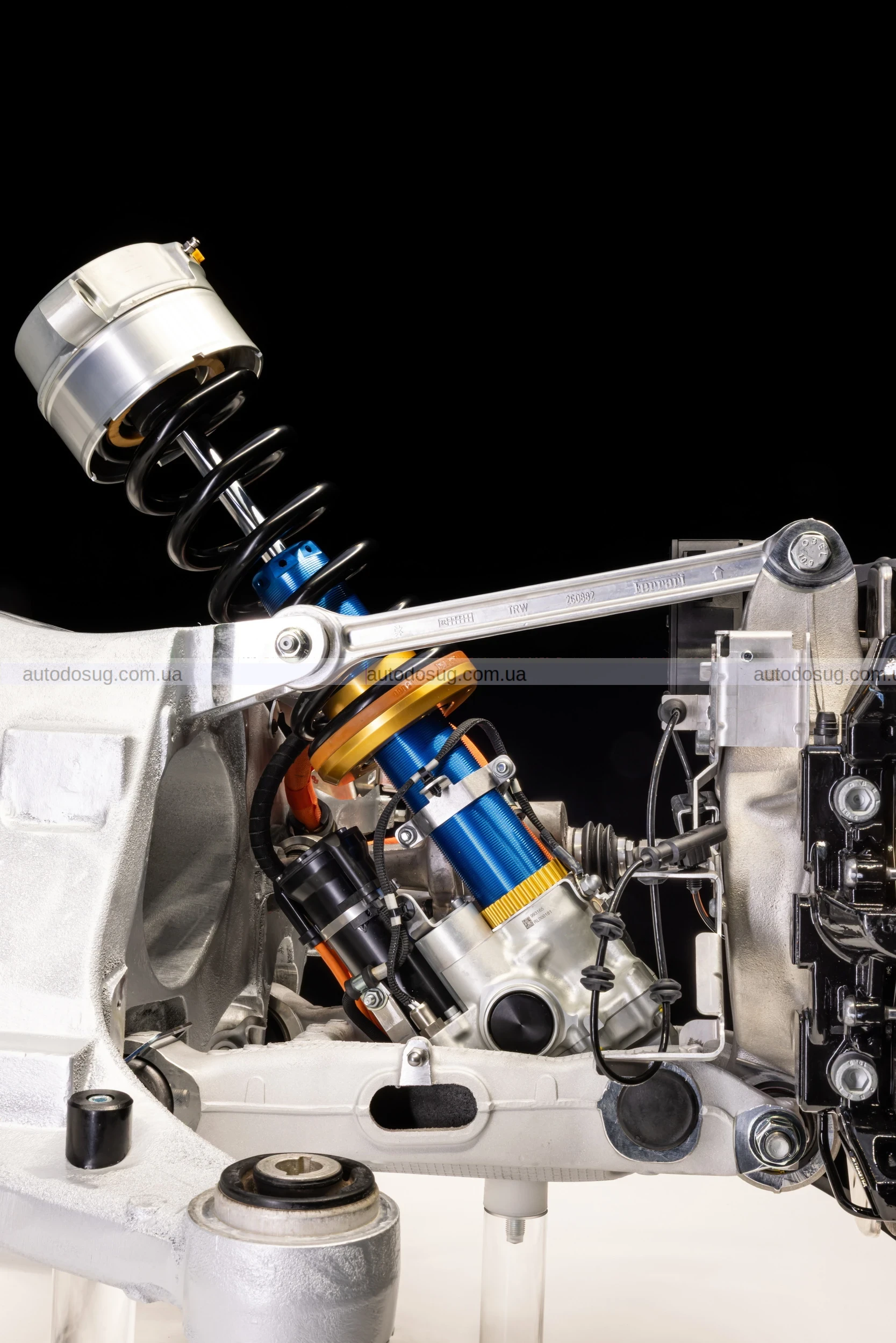 Перший електричний Ferrari Elettrica пропонує 1000 к.с., унікальний звук та революційну динаміку