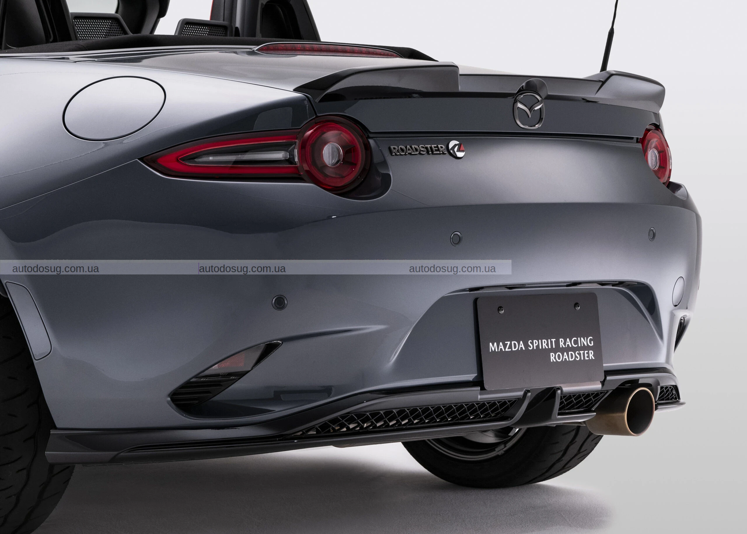 Понад 9 500 людей хотіли придбати цю особливу Mazda MX-5 Spirit Racing Roadster 12R