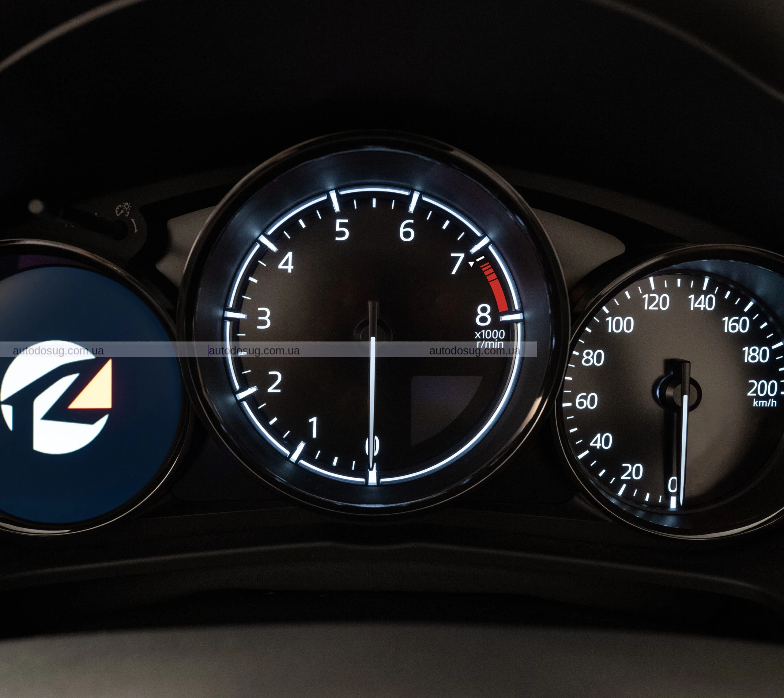 Понад 9 500 людей хотіли придбати цю особливу Mazda MX-5 Spirit Racing Roadster 12R