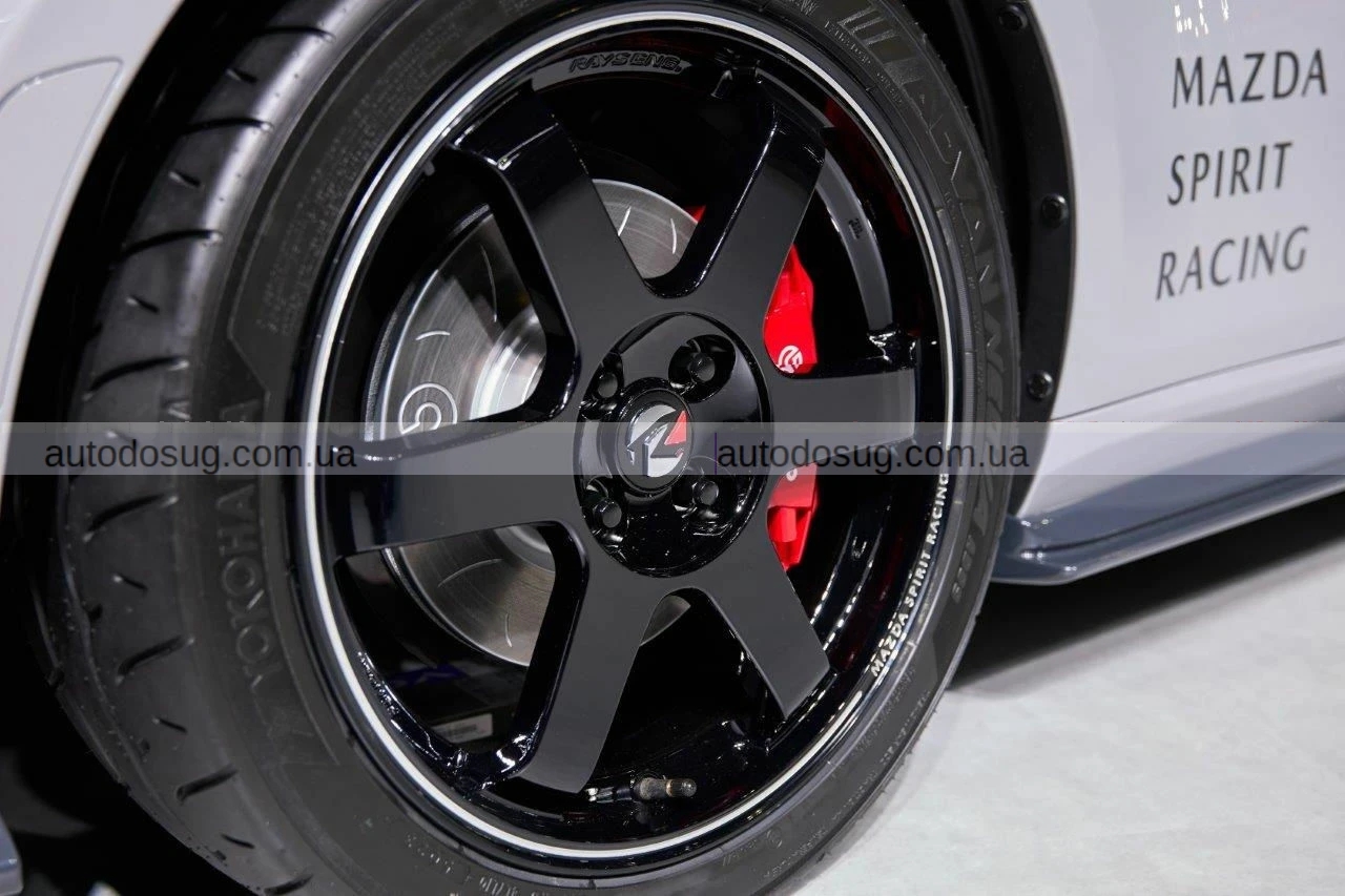 Понад 9 500 людей хотіли придбати цю особливу Mazda MX-5 Spirit Racing Roadster 12R