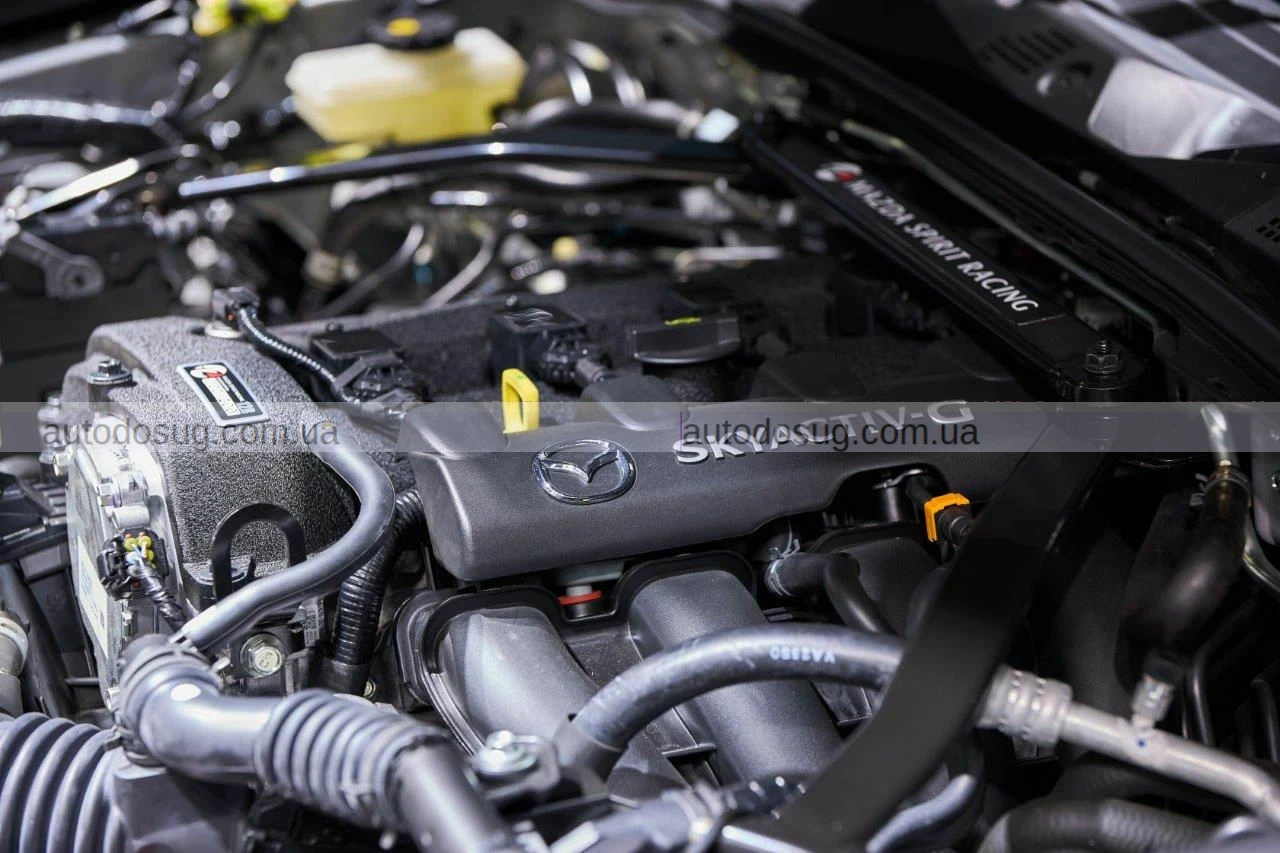 Понад 9 500 людей хотіли придбати цю особливу Mazda MX-5 Spirit Racing Roadster 12R