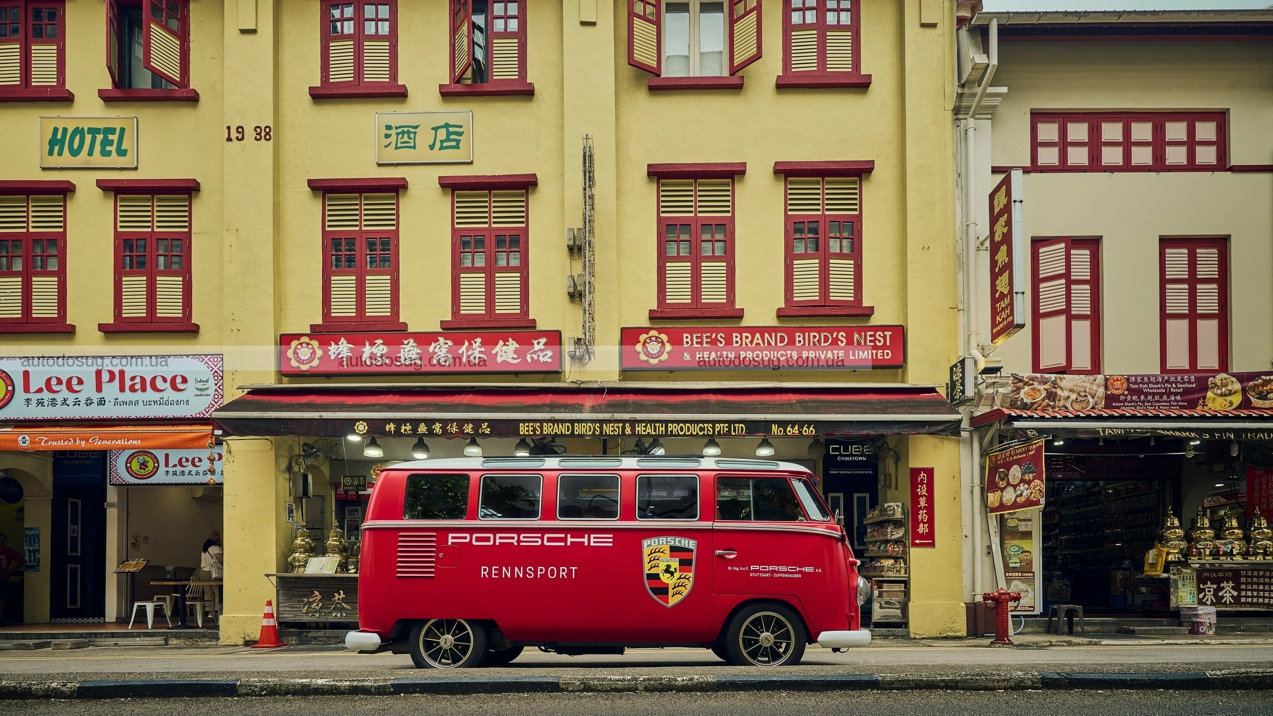 Porsche будує революційний Experience Center у Сінгапурі: траса всередині будівлі та дрифт-арена для шанувальників швидкості