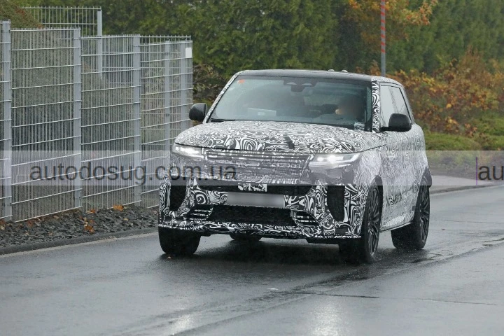 Range Rover оновлює найпотужніший Sport SV із агресивним дизайном і центральним вихлопом