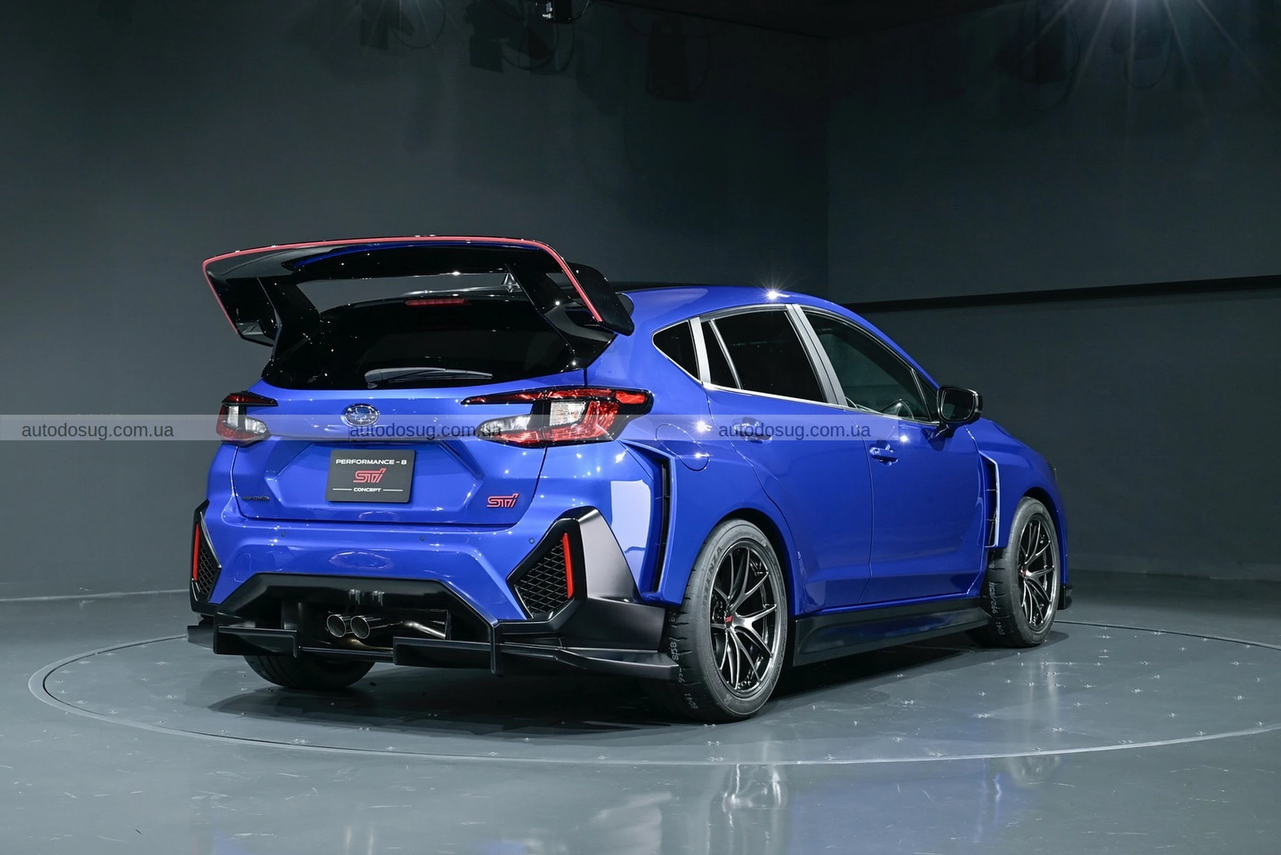 Subaru поєднує бензинову та електричну потужність у двох концептах STI