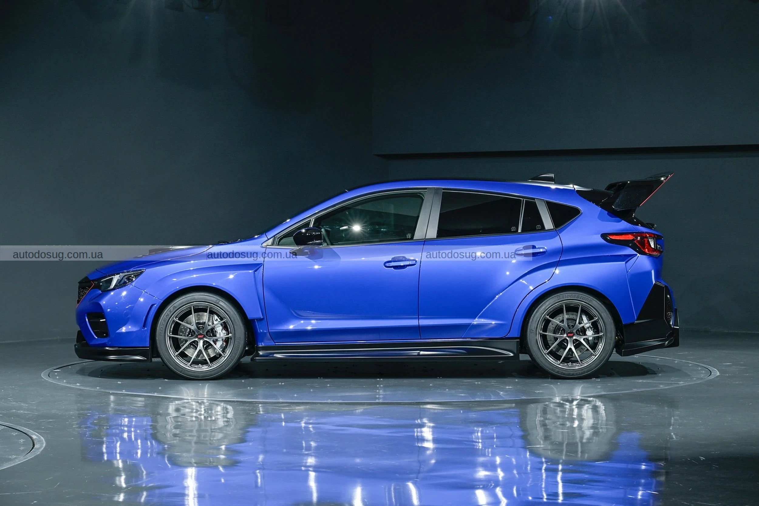 Subaru поєднує бензинову та електричну потужність у двох концептах STI