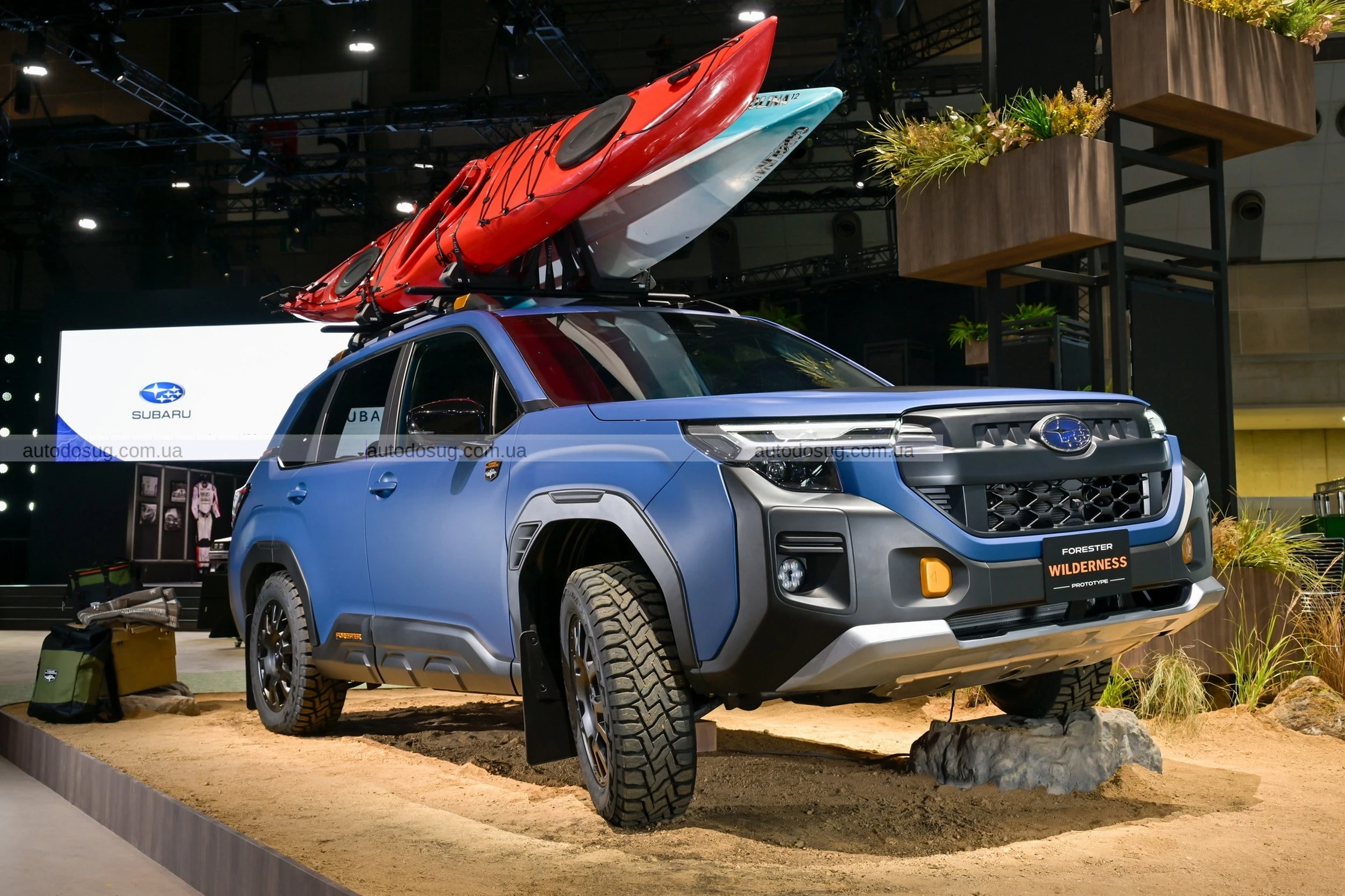 Subaru поєднує бензинову та електричну потужність у двох концептах STI