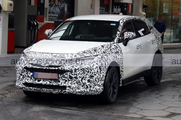 Toyota готує новий кросовер-купе Harrier 2027