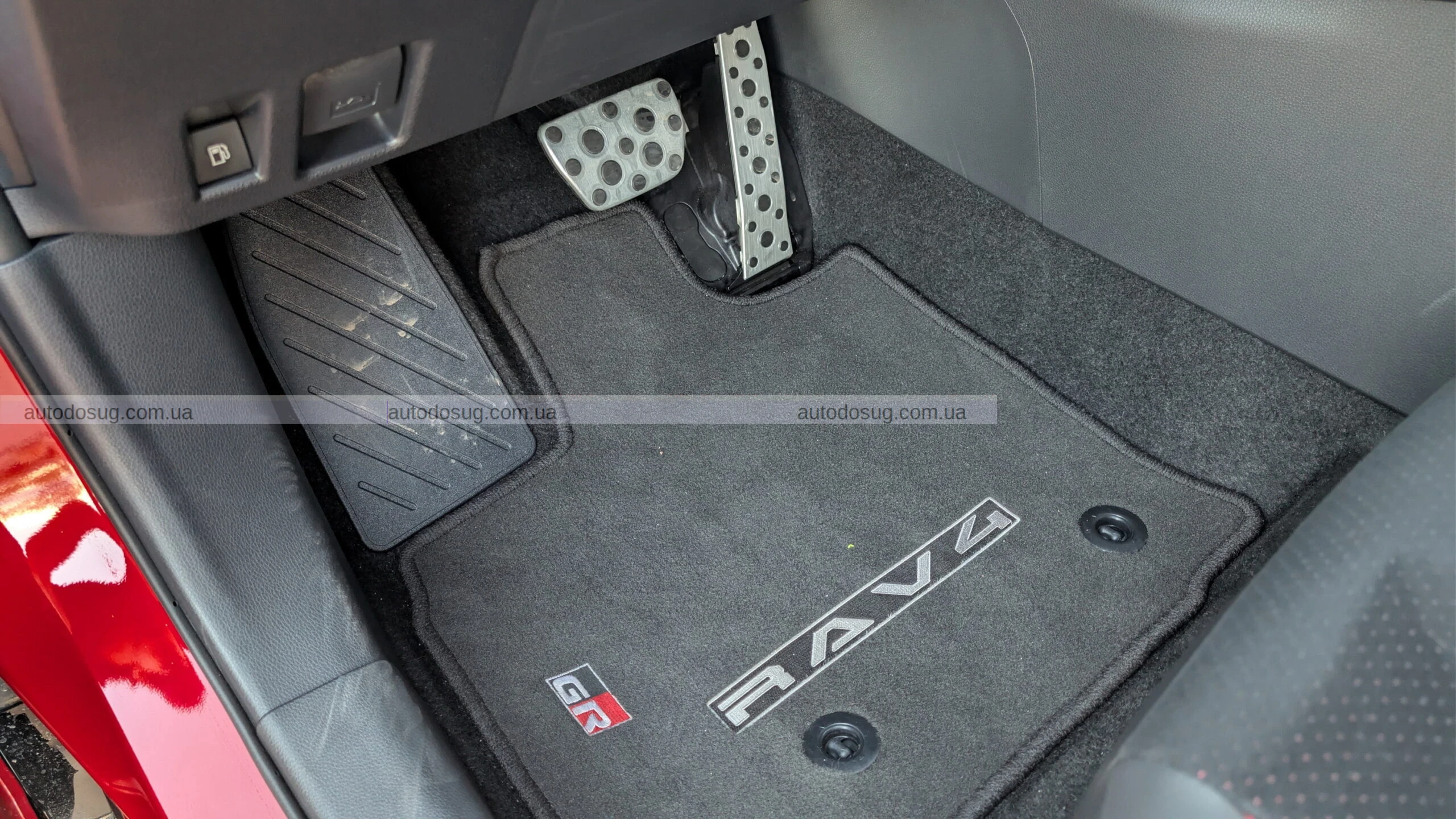 Toyota RAV4 GR Sport (2026) — коли «Sport» означає більше, ніж просто назву