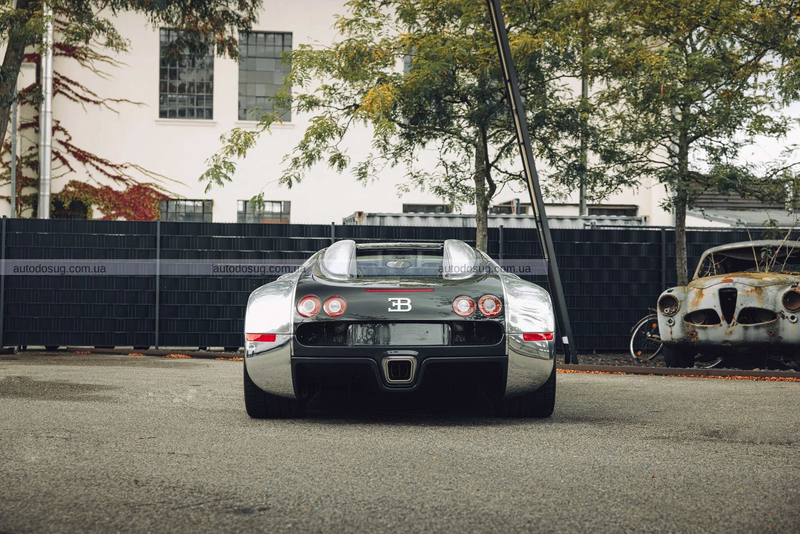 Унікальний гіперкар Bugatti Veyron 16.4 Pur Sang без фарби доводить, що досконалості не потрібен колір