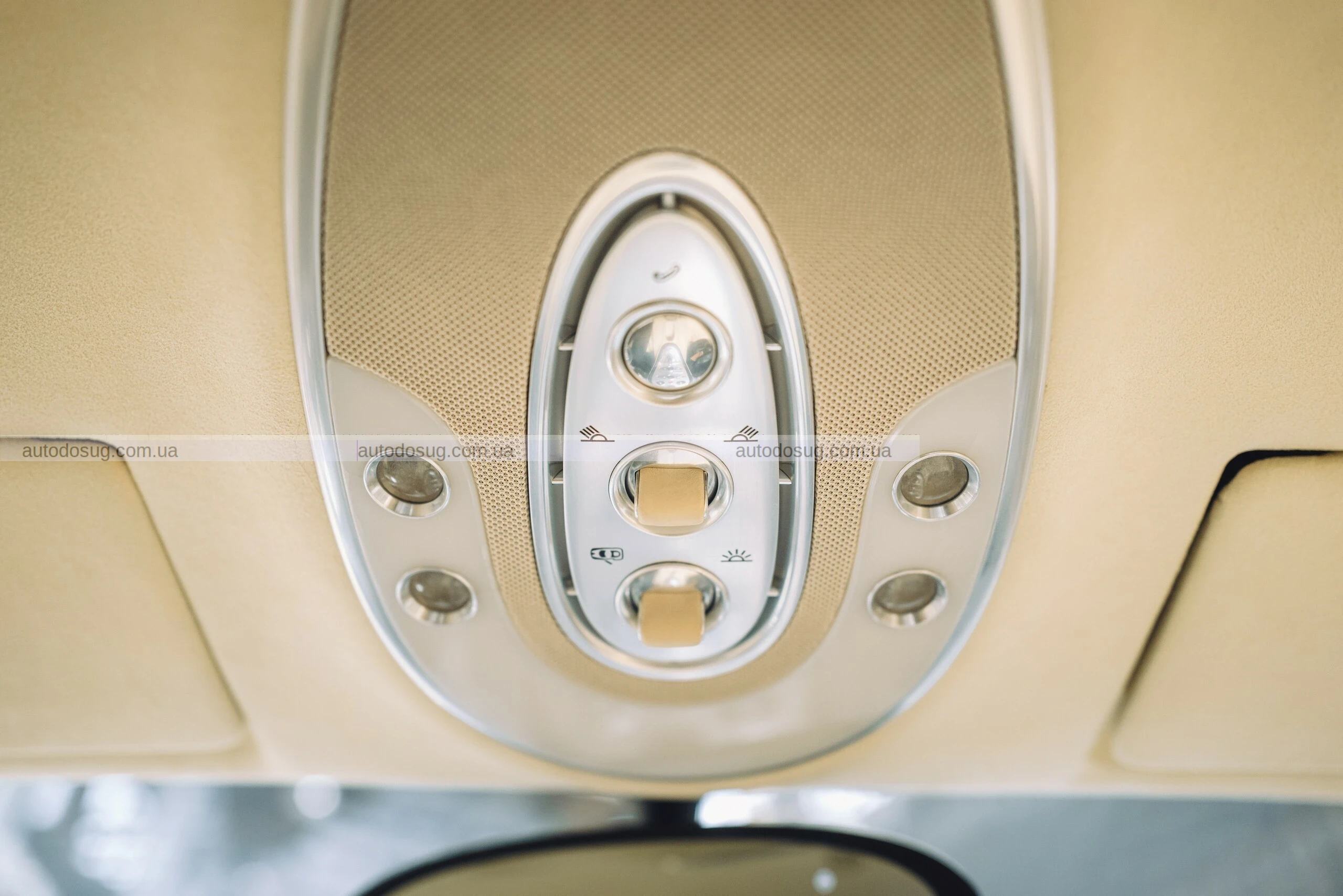 Унікальний гіперкар Bugatti Veyron 16.4 Pur Sang без фарби доводить, що досконалості не потрібен колір