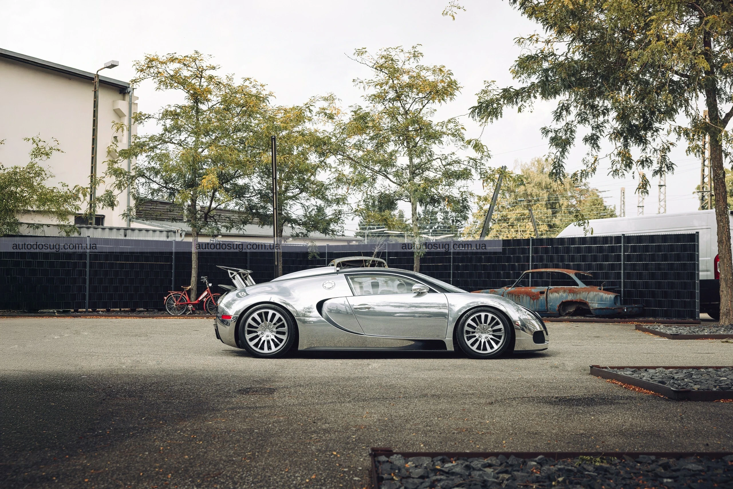 Унікальний гіперкар Bugatti Veyron 16.4 Pur Sang без фарби доводить, що досконалості не потрібен колір