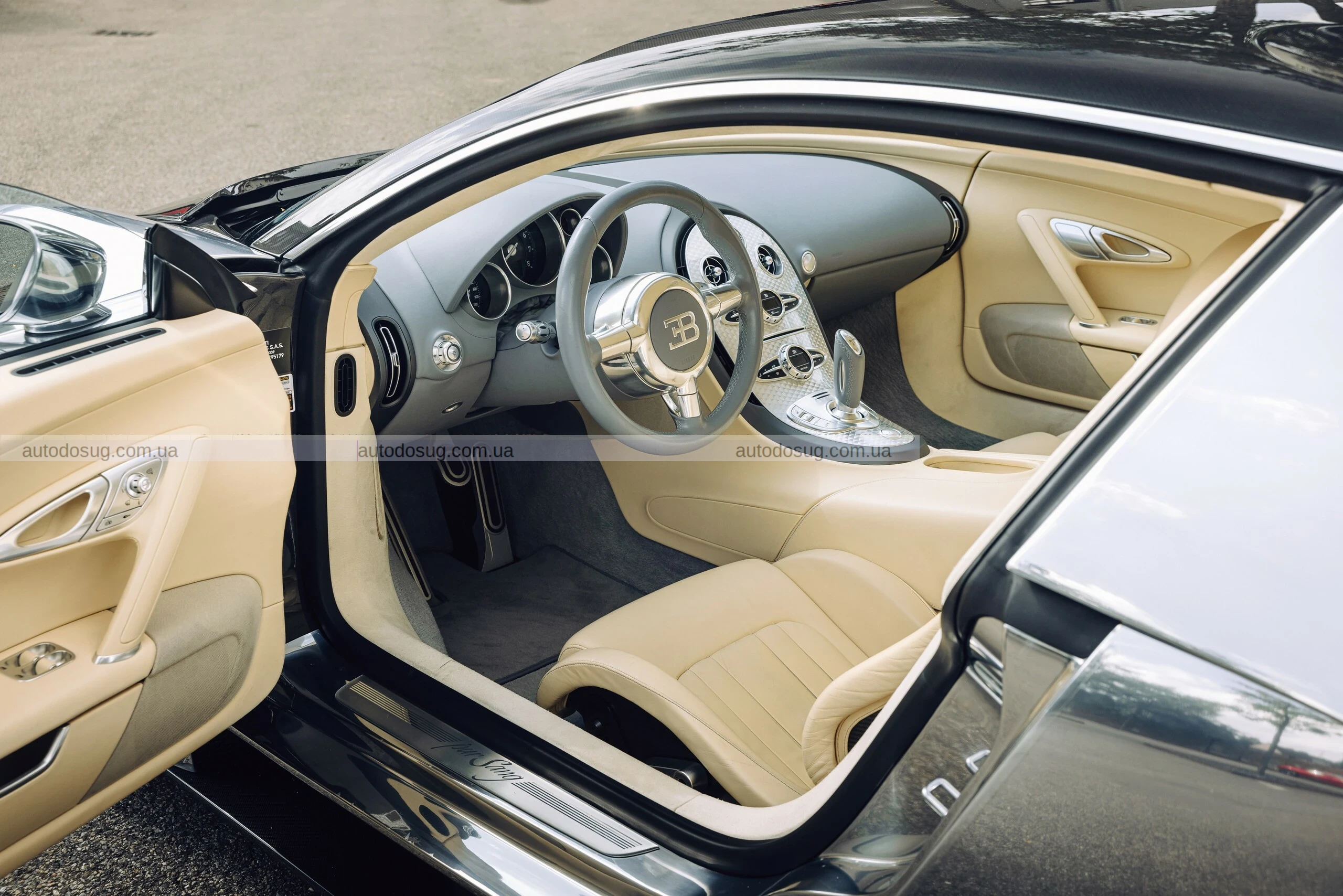 Унікальний гіперкар Bugatti Veyron 16.4 Pur Sang без фарби доводить, що досконалості не потрібен колір